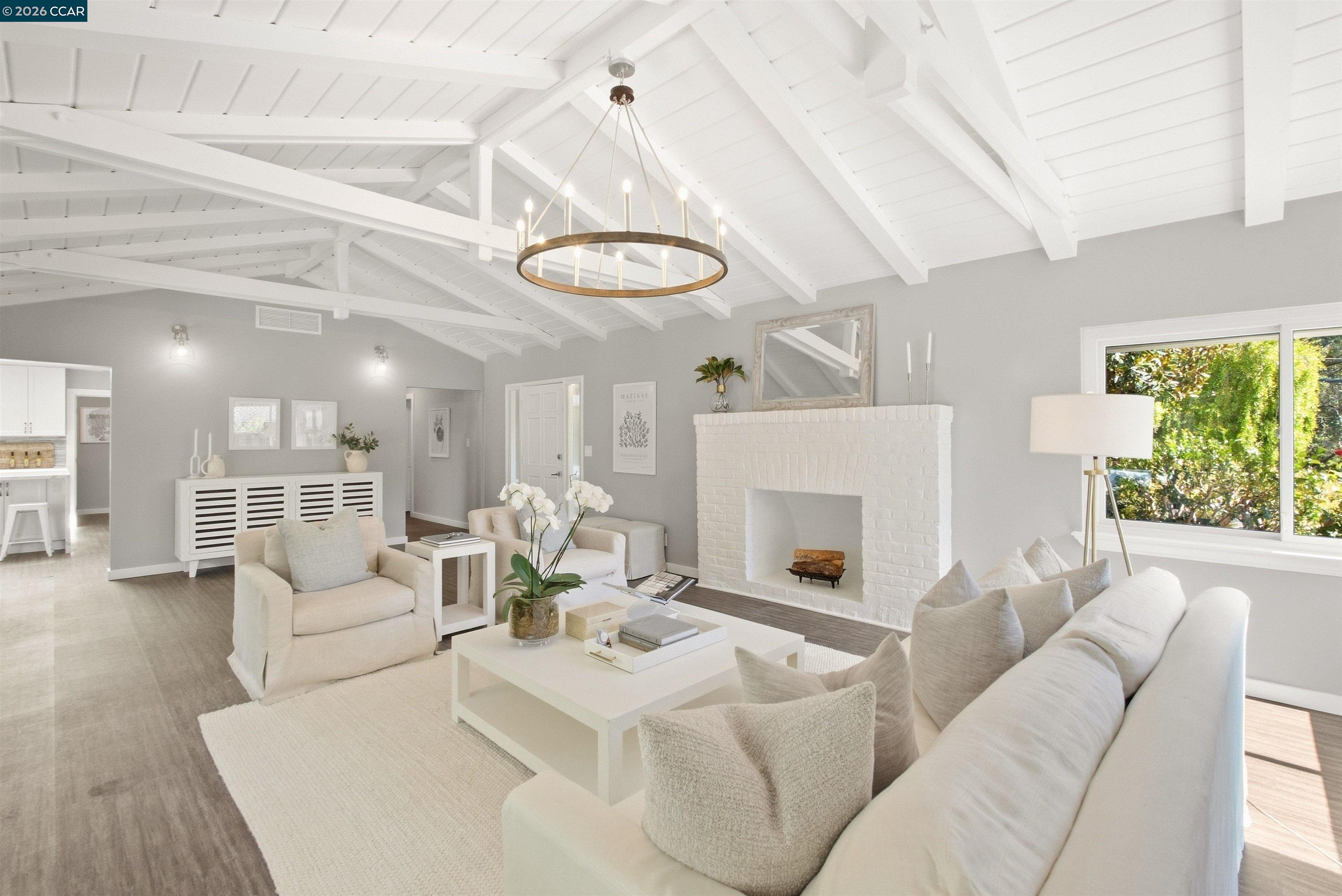 57 Lombardy Ln