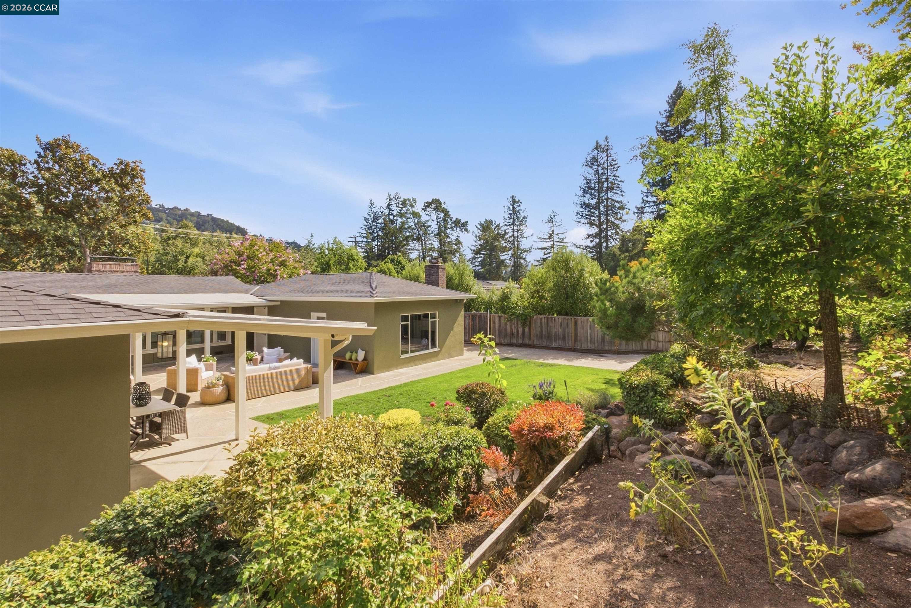 57 Lombardy Ln