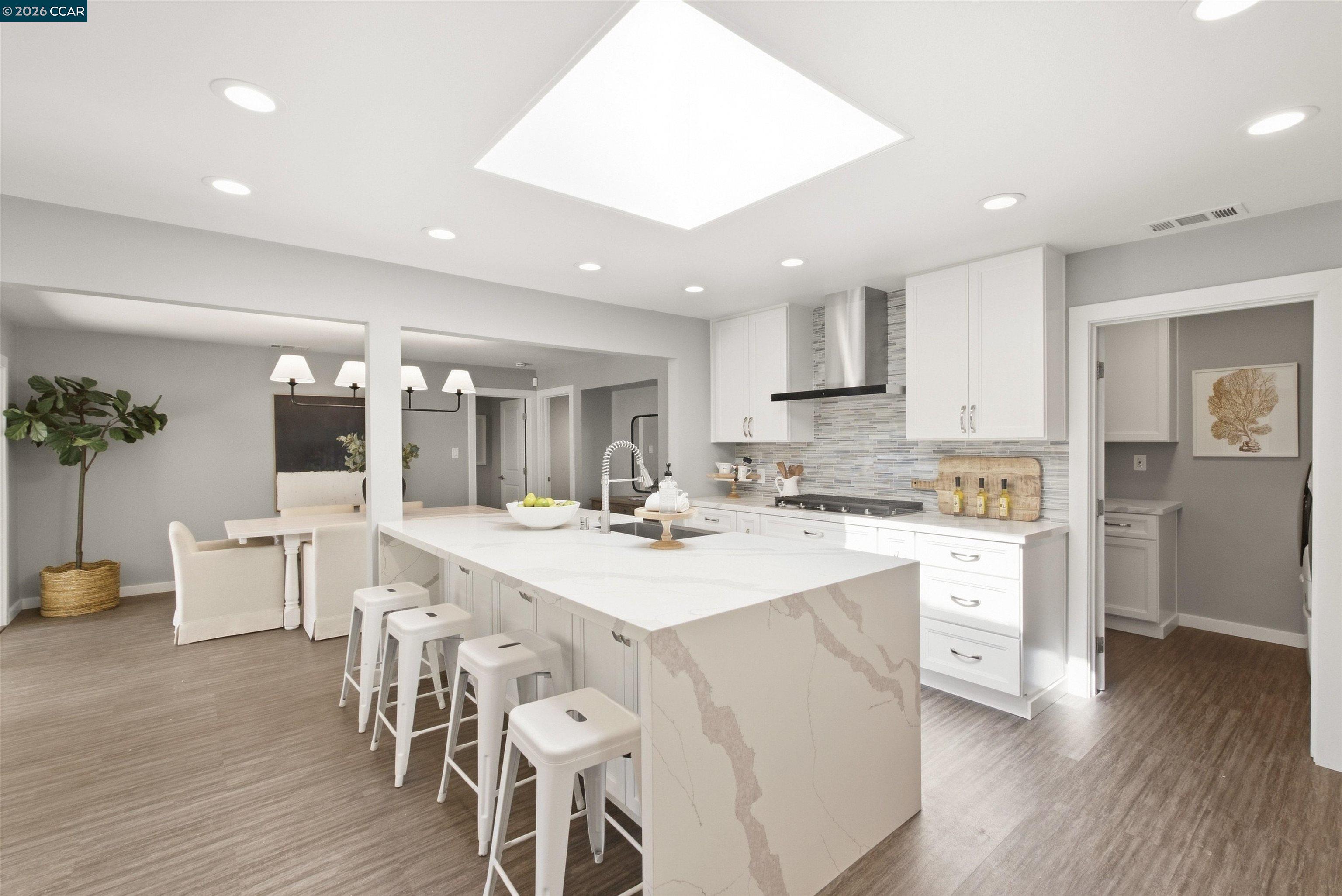 57 Lombardy Ln