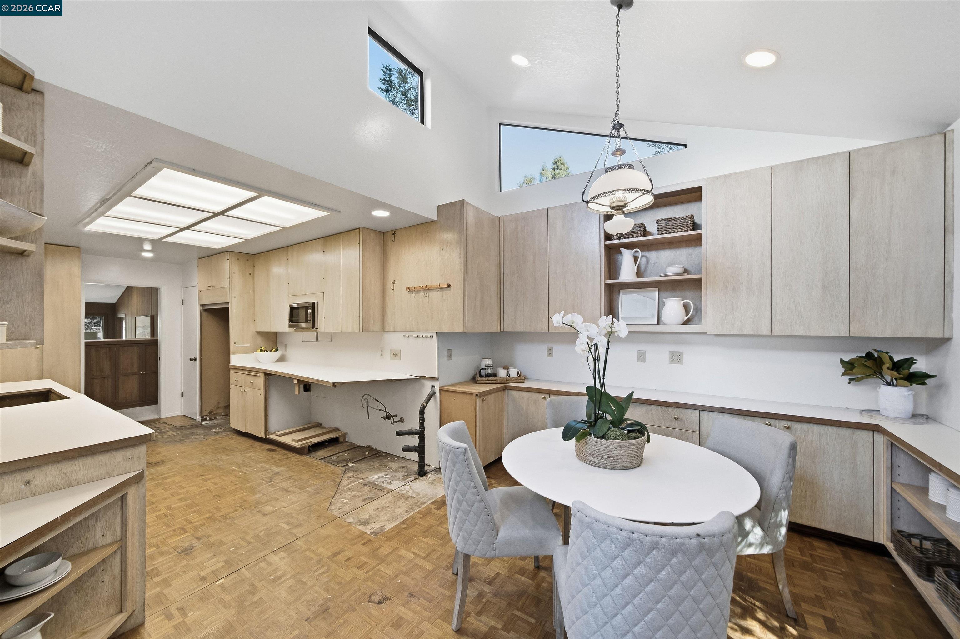 41 E Altarinda Dr