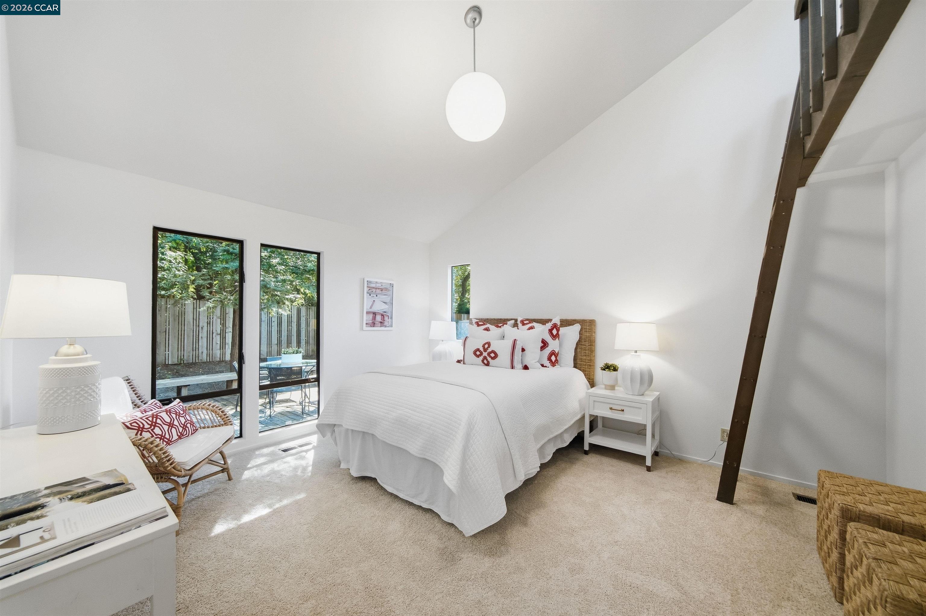 41 E Altarinda Dr