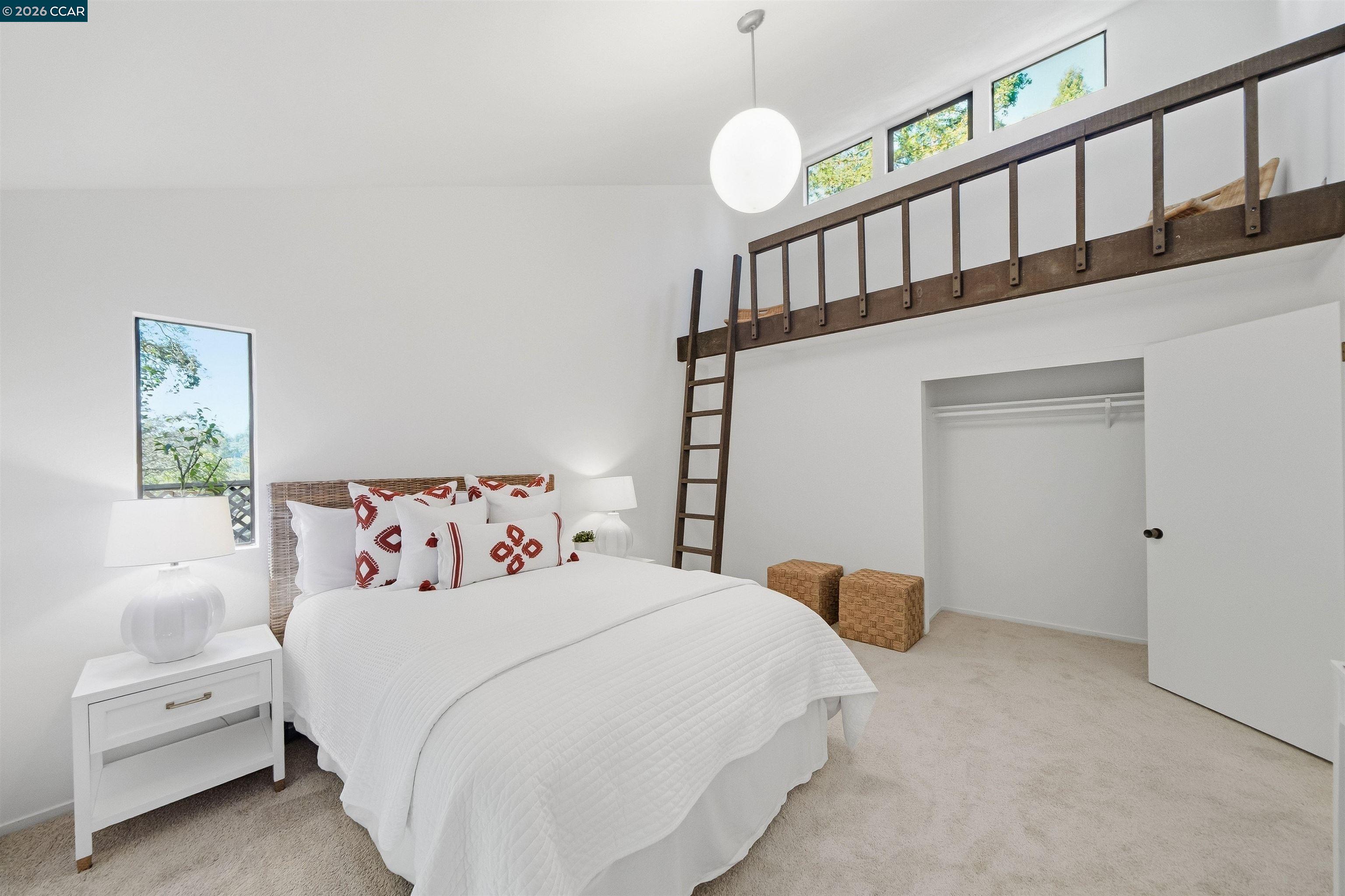 41 E Altarinda Dr