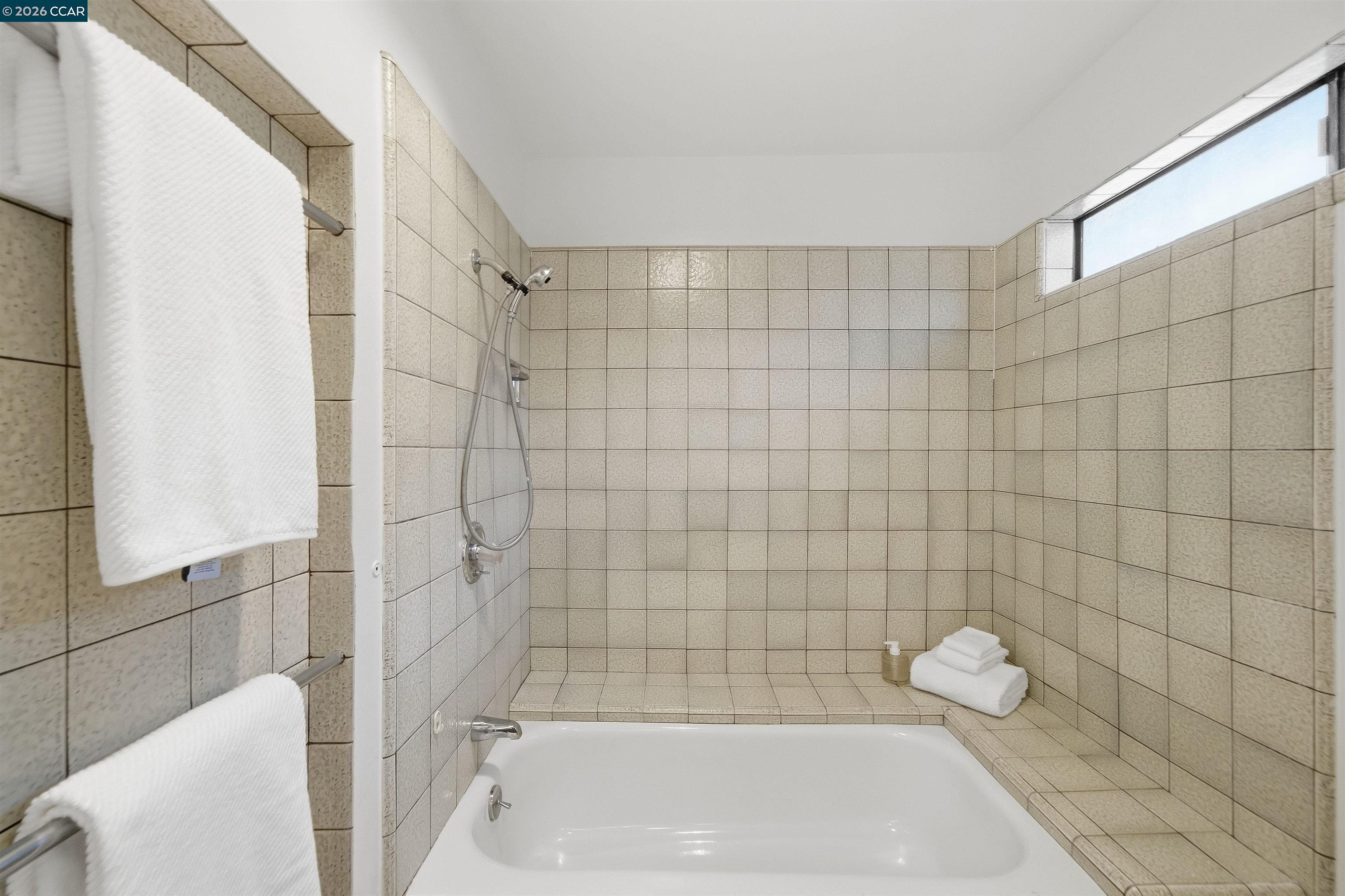 41 E Altarinda Dr