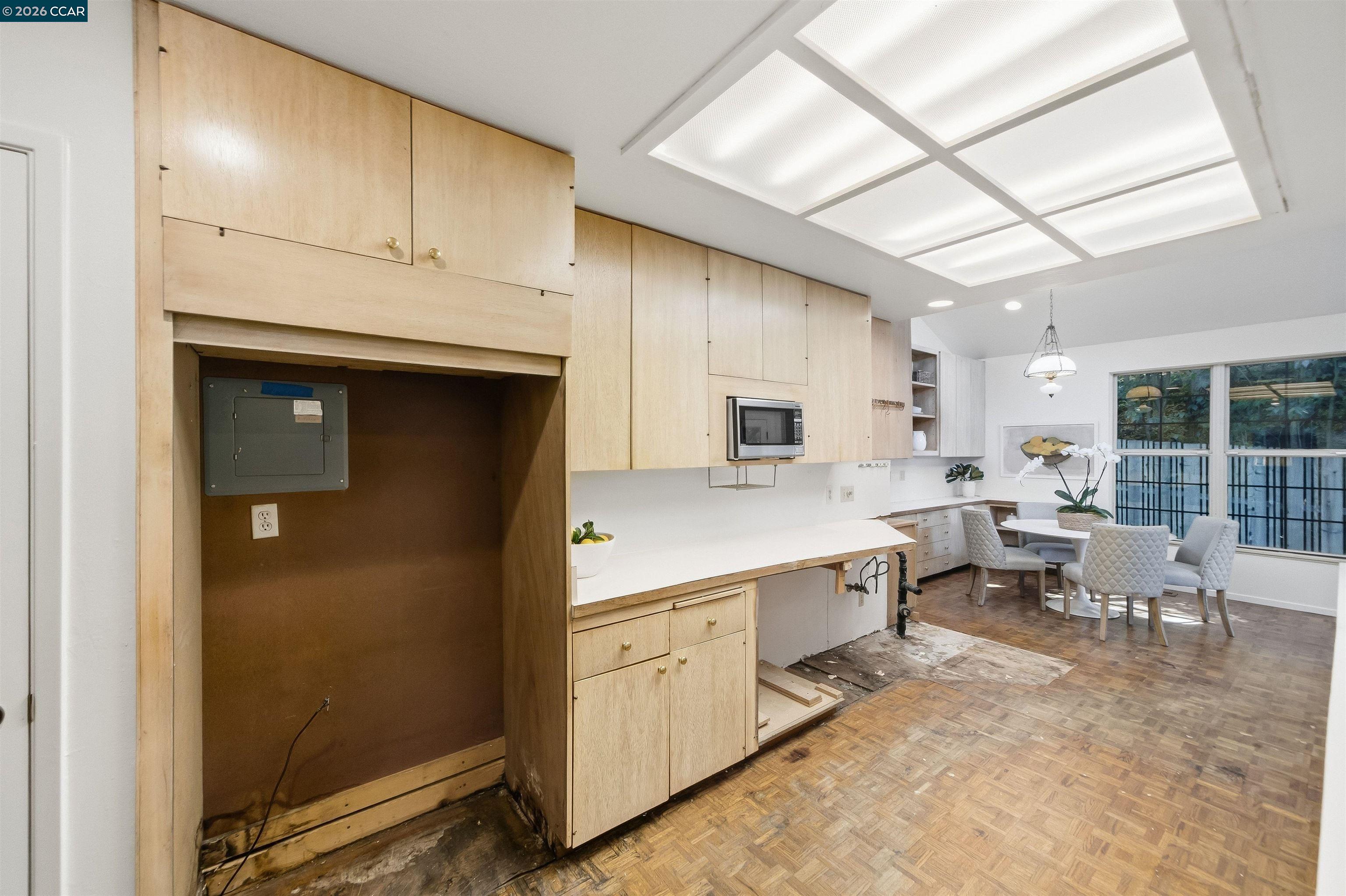 41 E Altarinda Dr