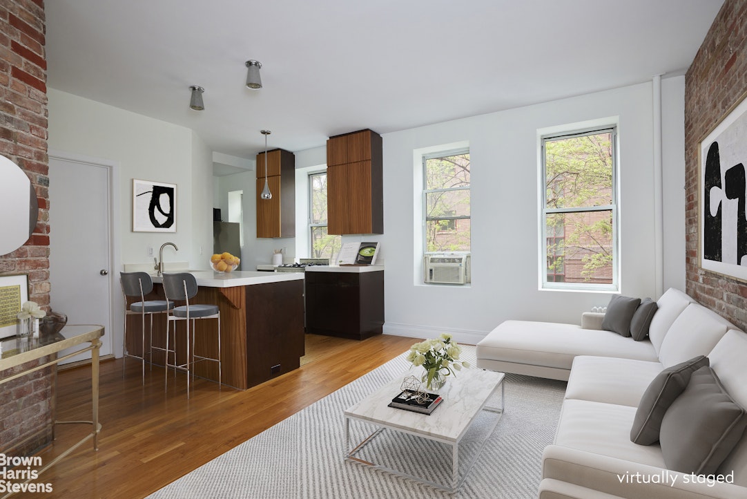 124 THOMPSON Street 4