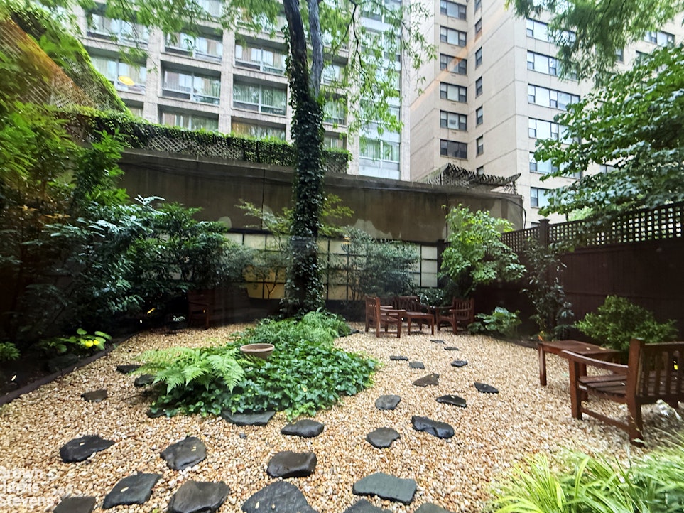 130 W 67TH Street 9M