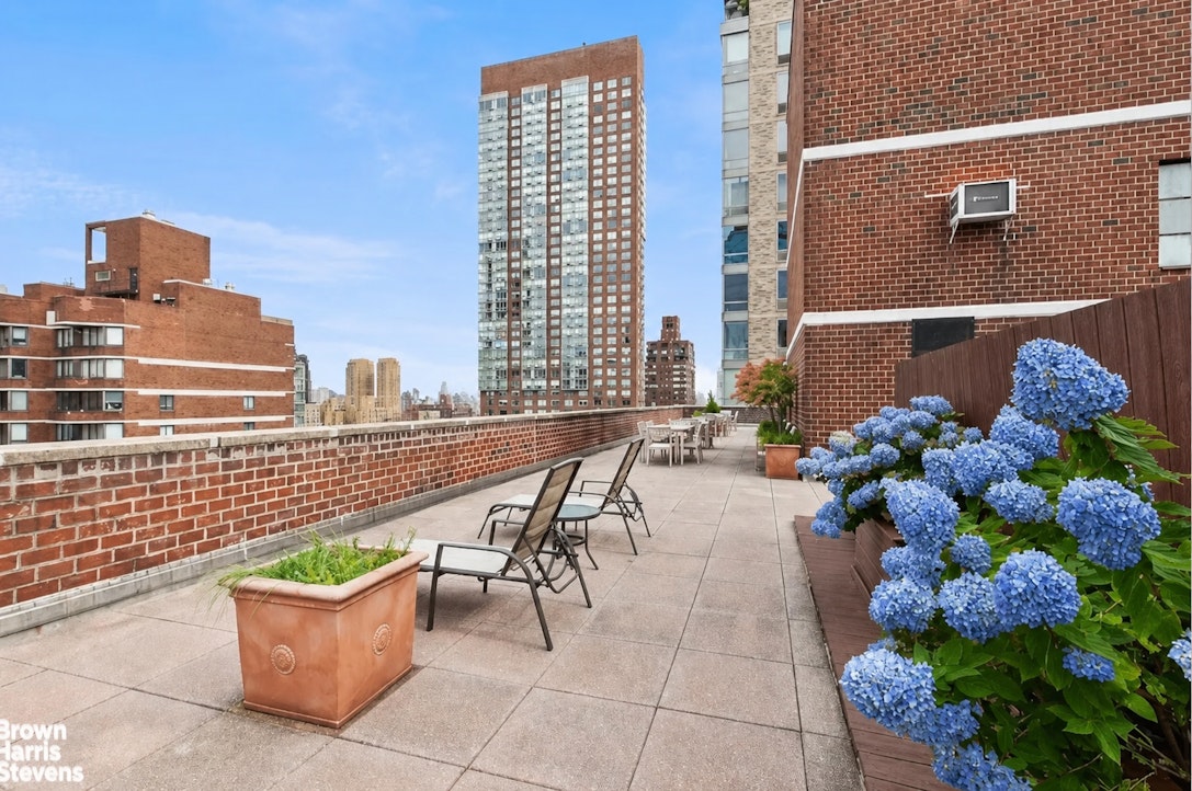 130 W 67TH Street 9M