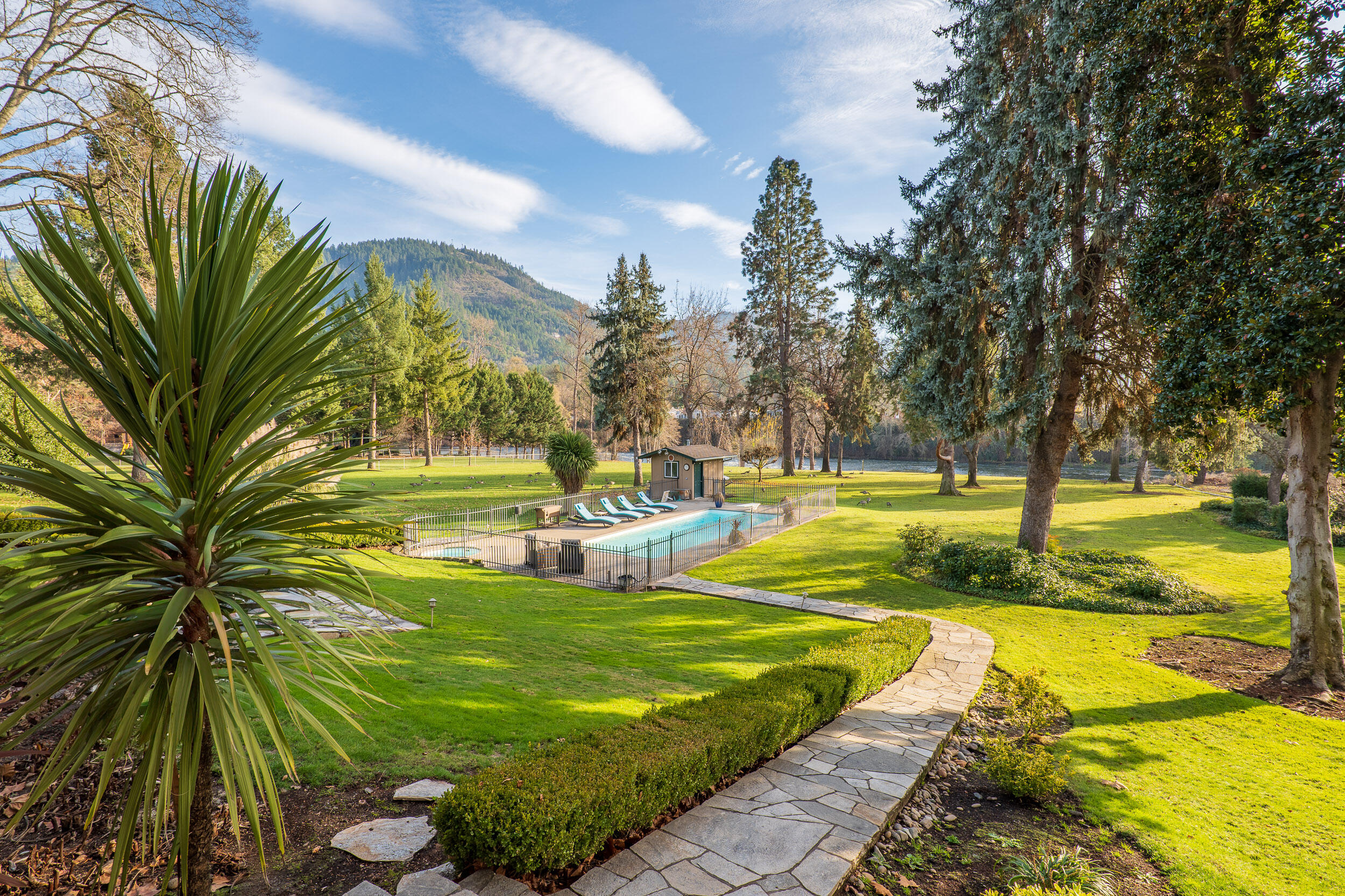 1340 SE Priscilla Lane