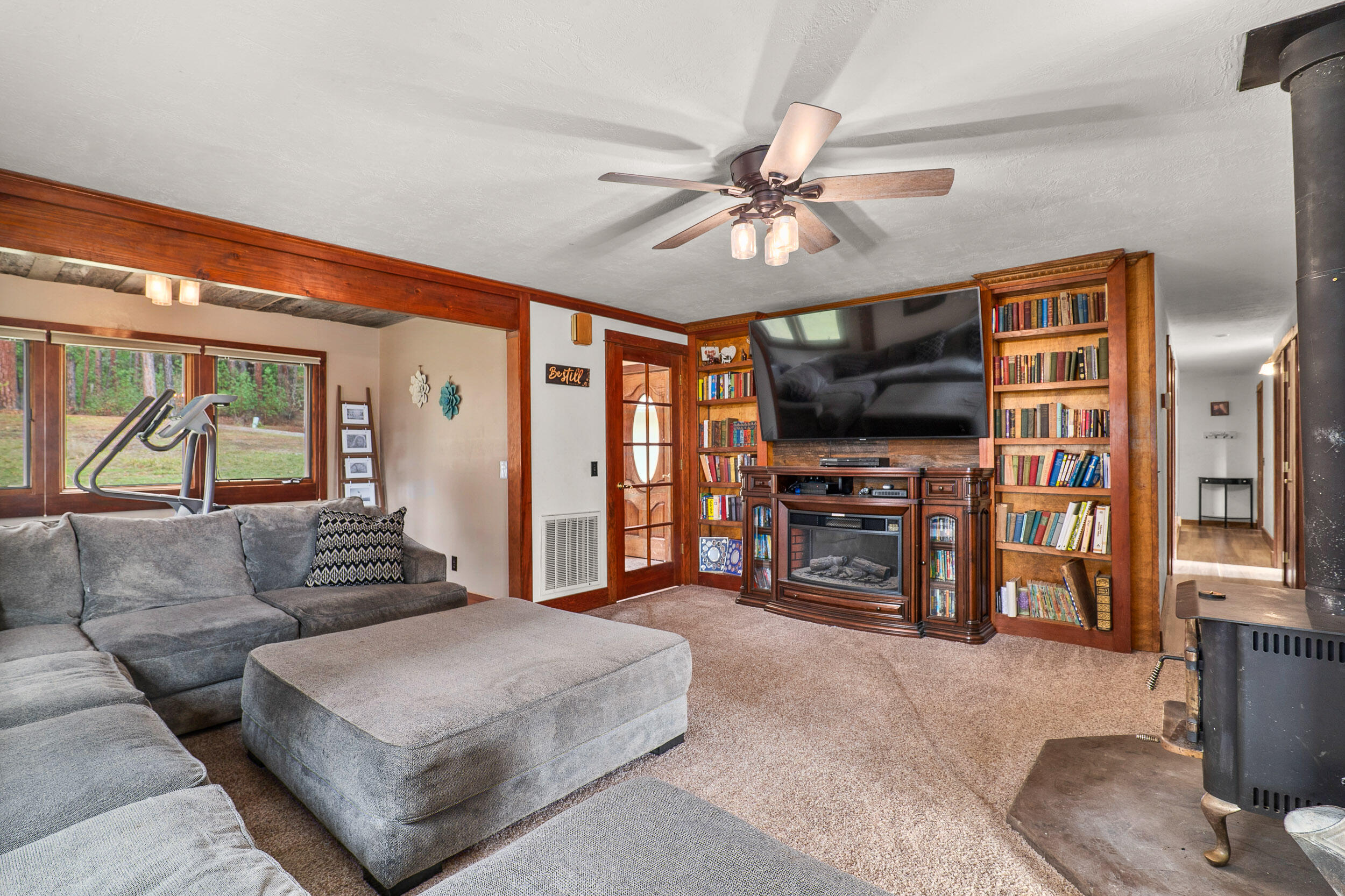 10049 E Evans Creek Road