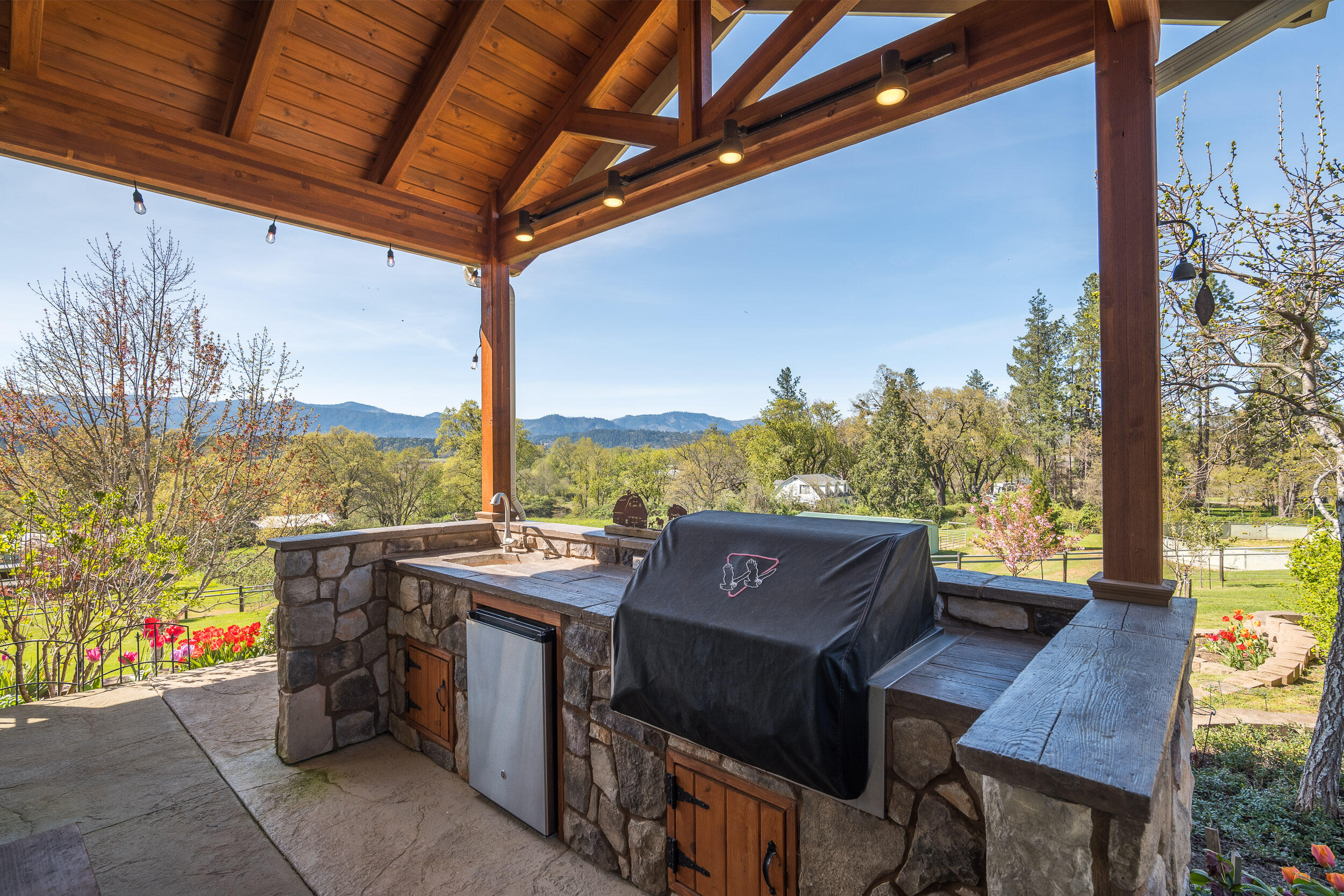 370 Pauldine Way
