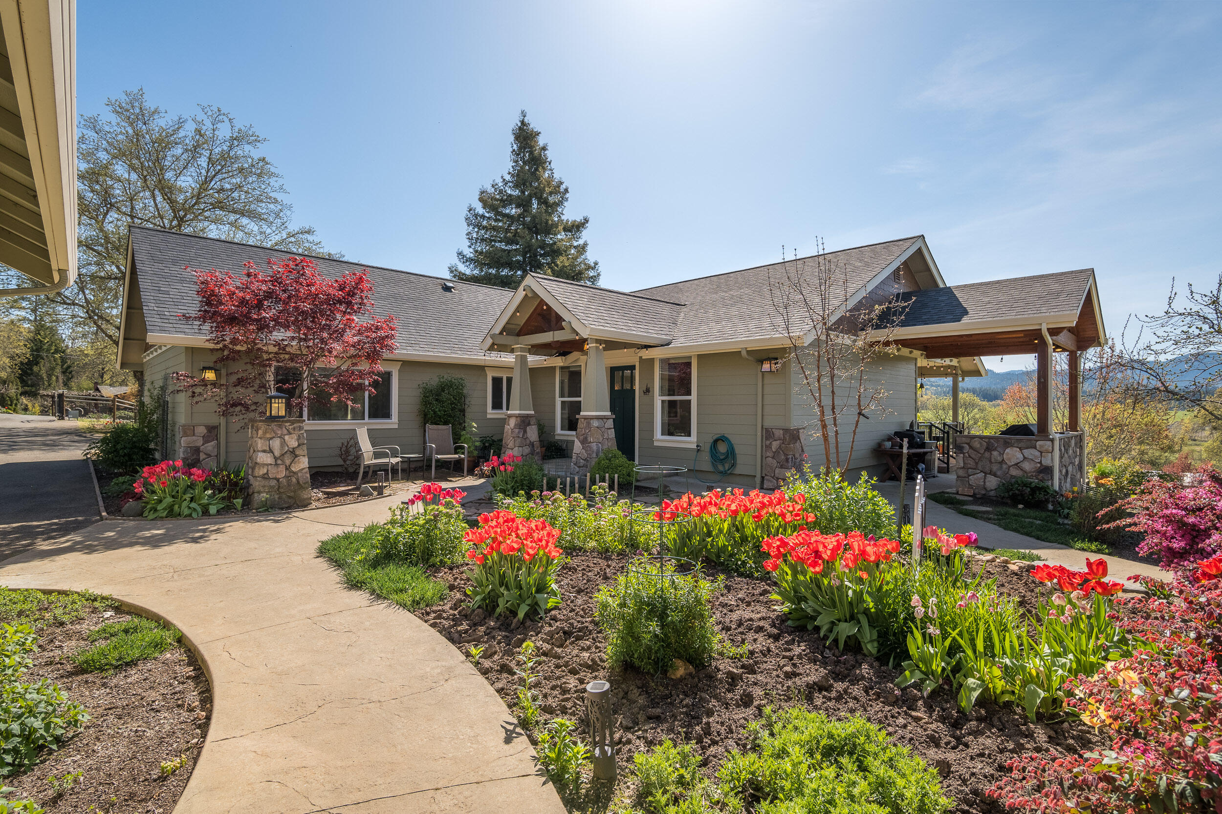 370 Pauldine Way