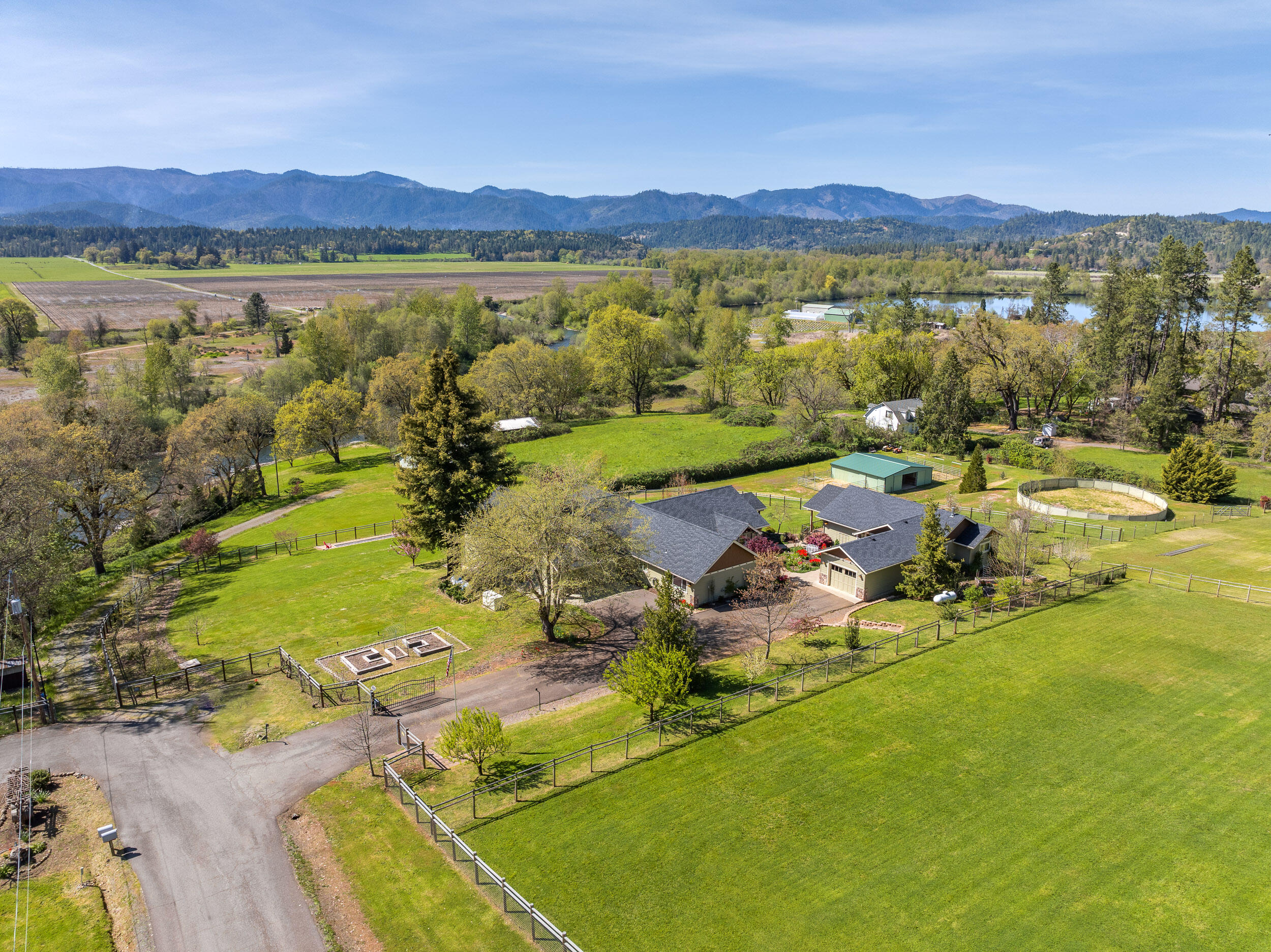 370 Pauldine Way