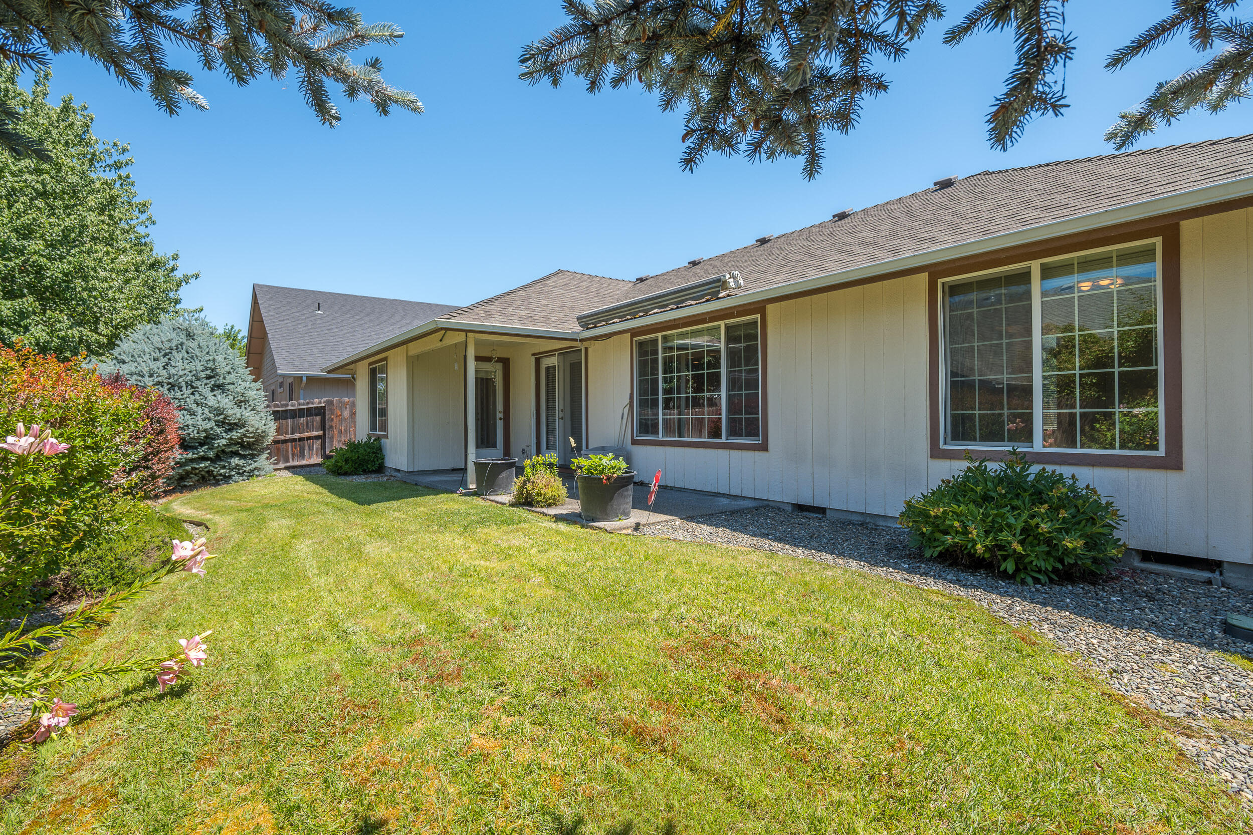 2666 Esther Lane