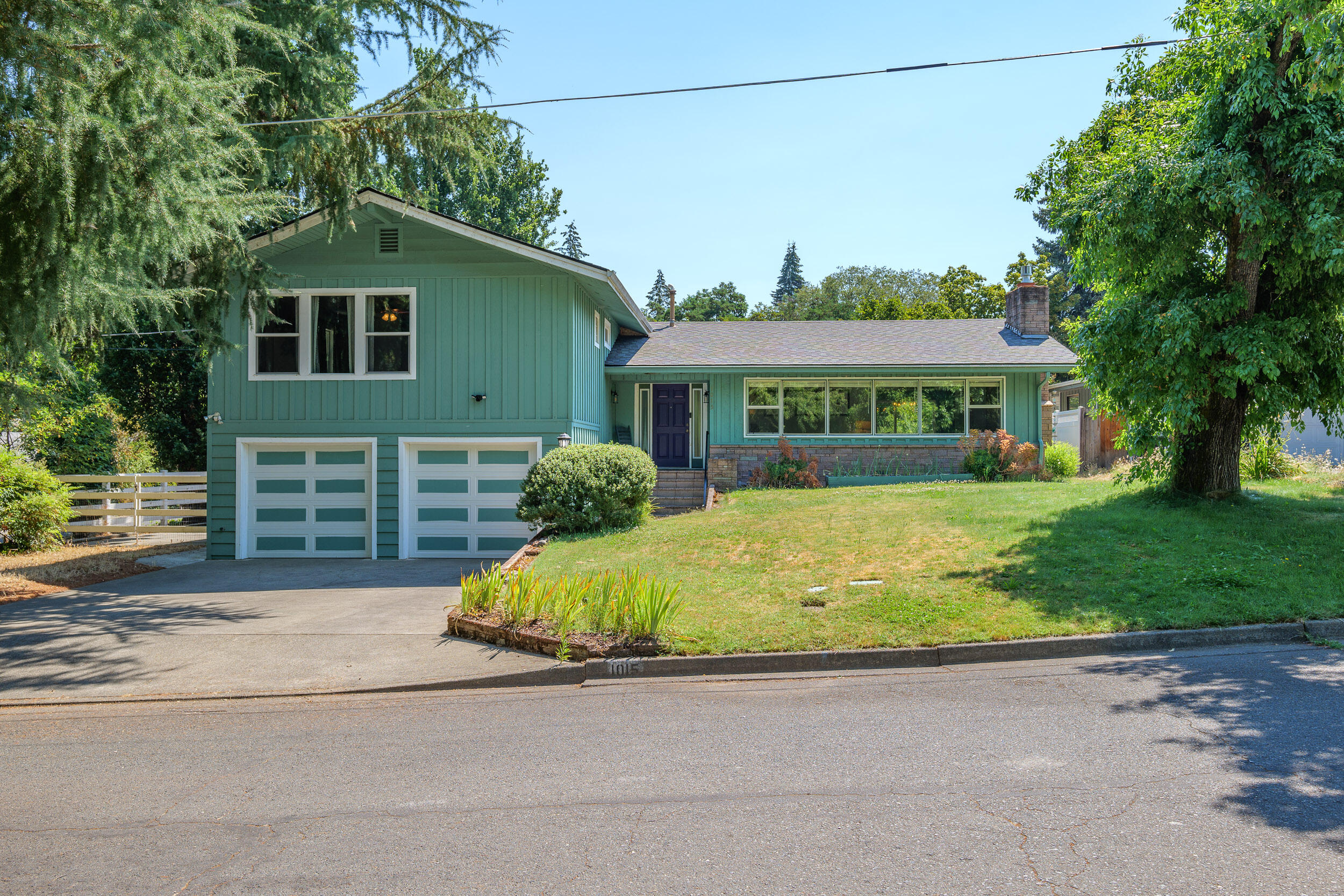 1015 Vista Drive