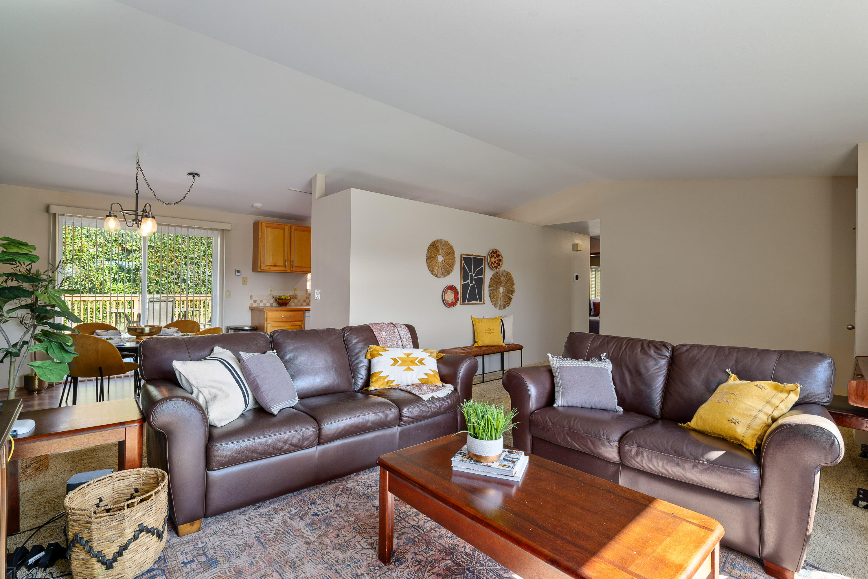 462 NE Sovereign Avenue