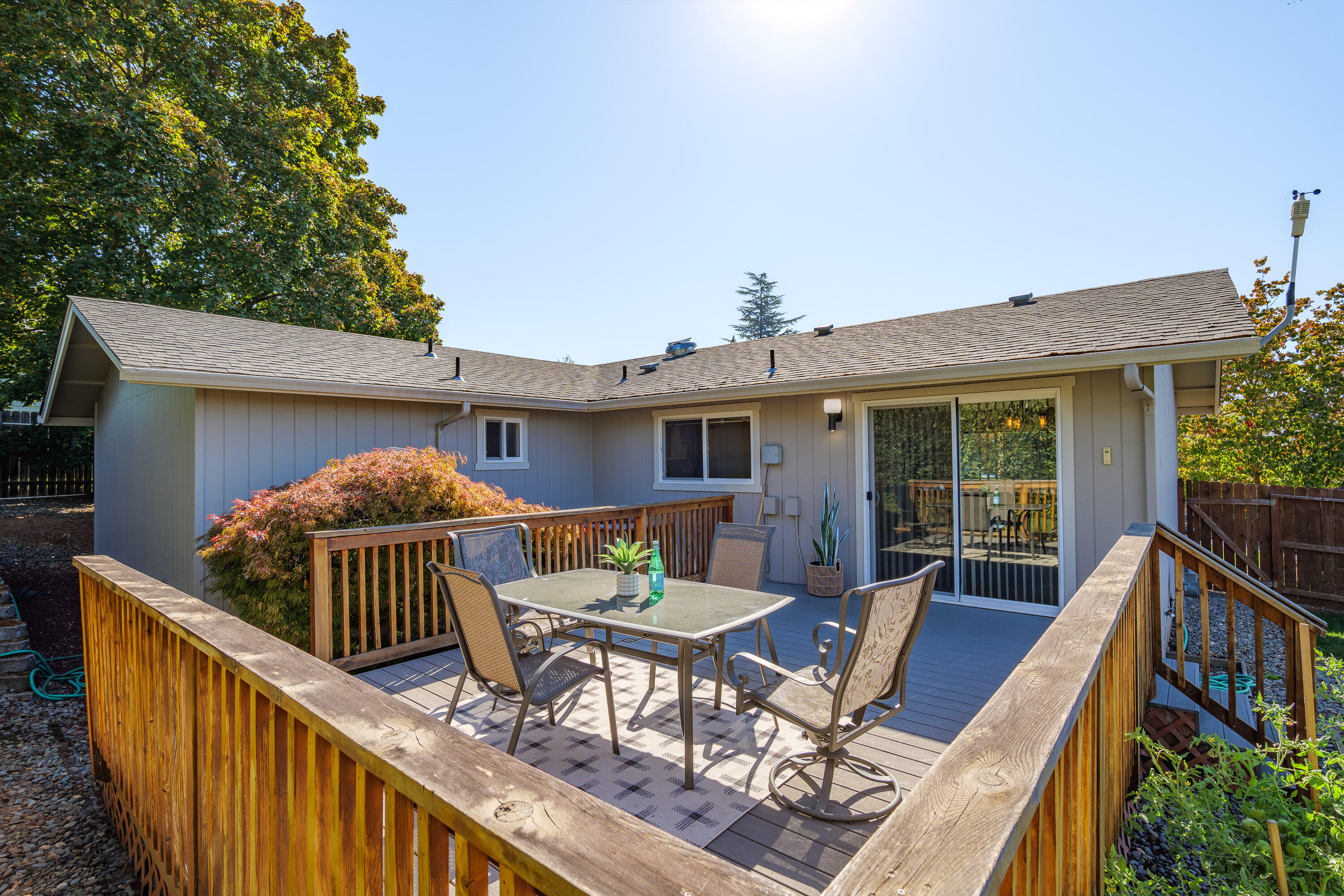 462 NE Sovereign Avenue