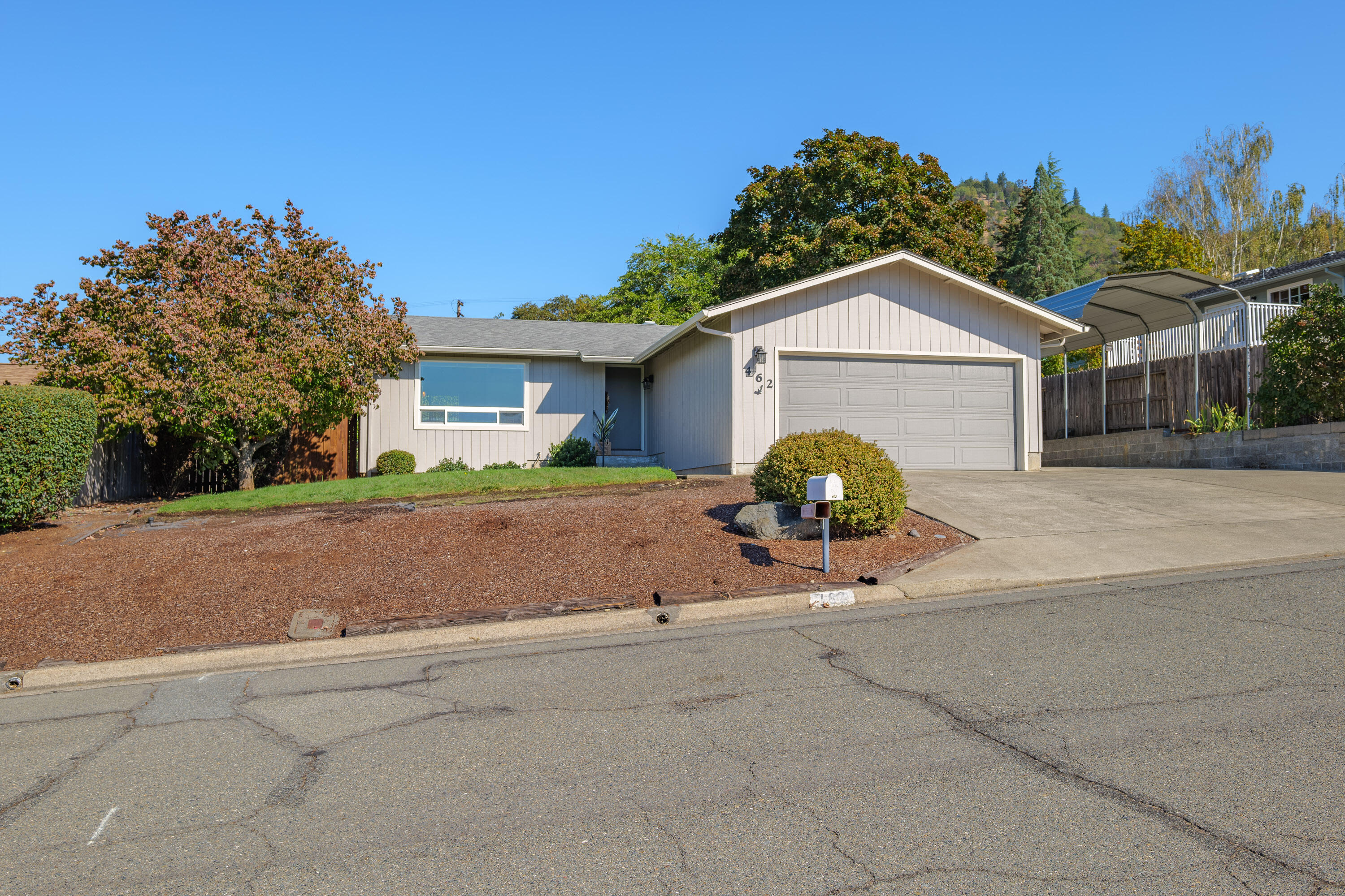462 NE Sovereign Avenue