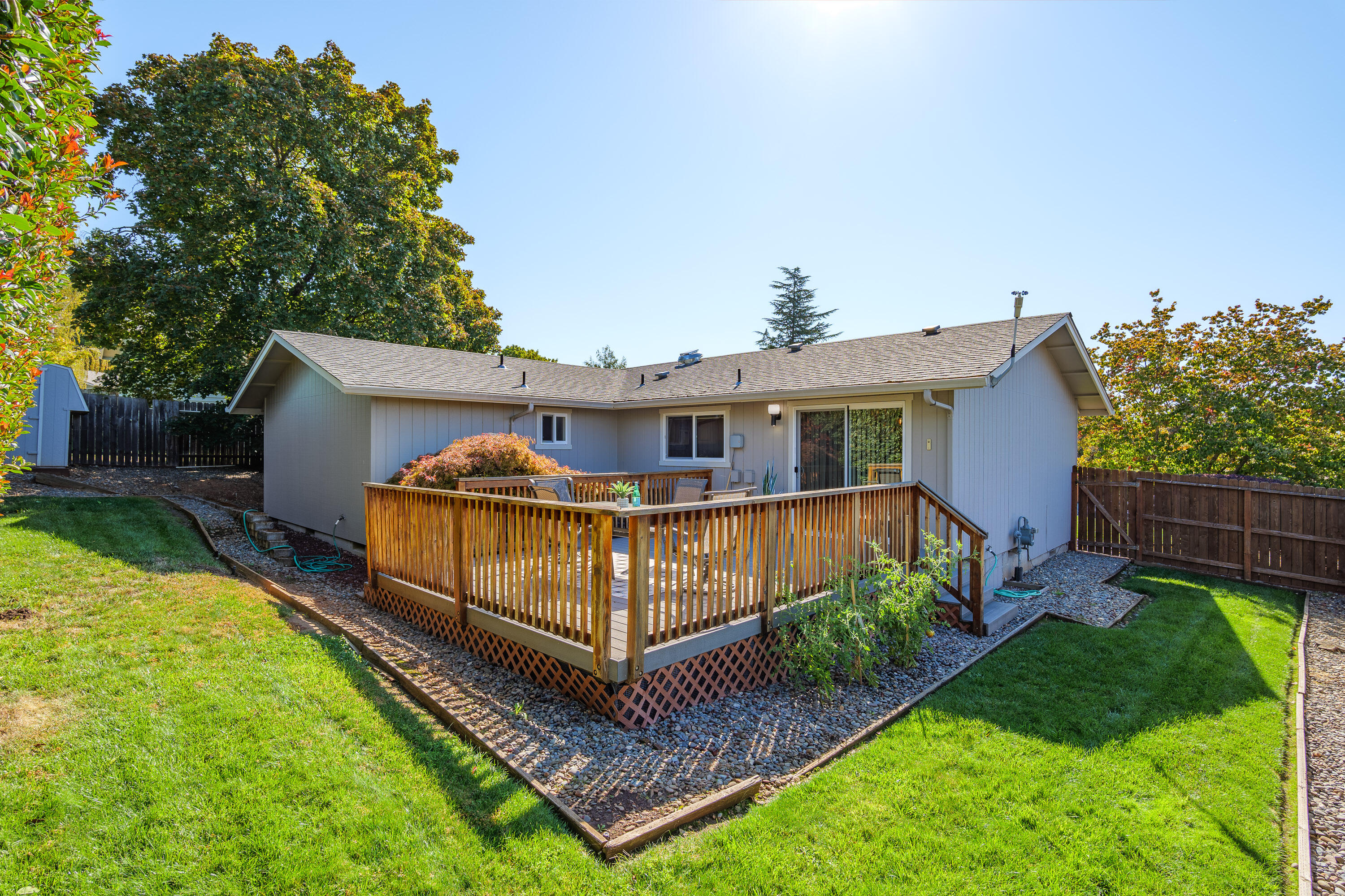 462 NE Sovereign Avenue