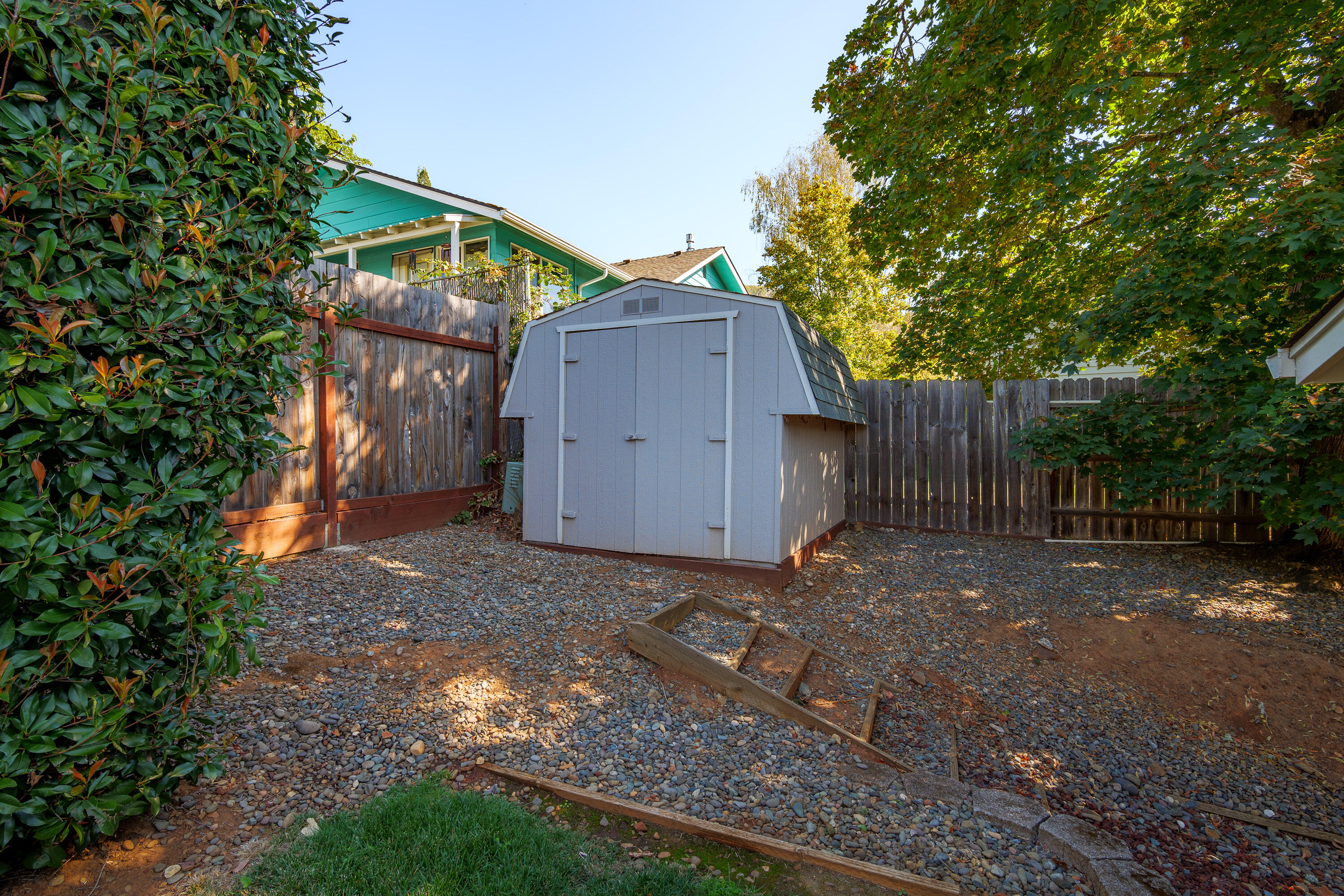462 NE Sovereign Avenue