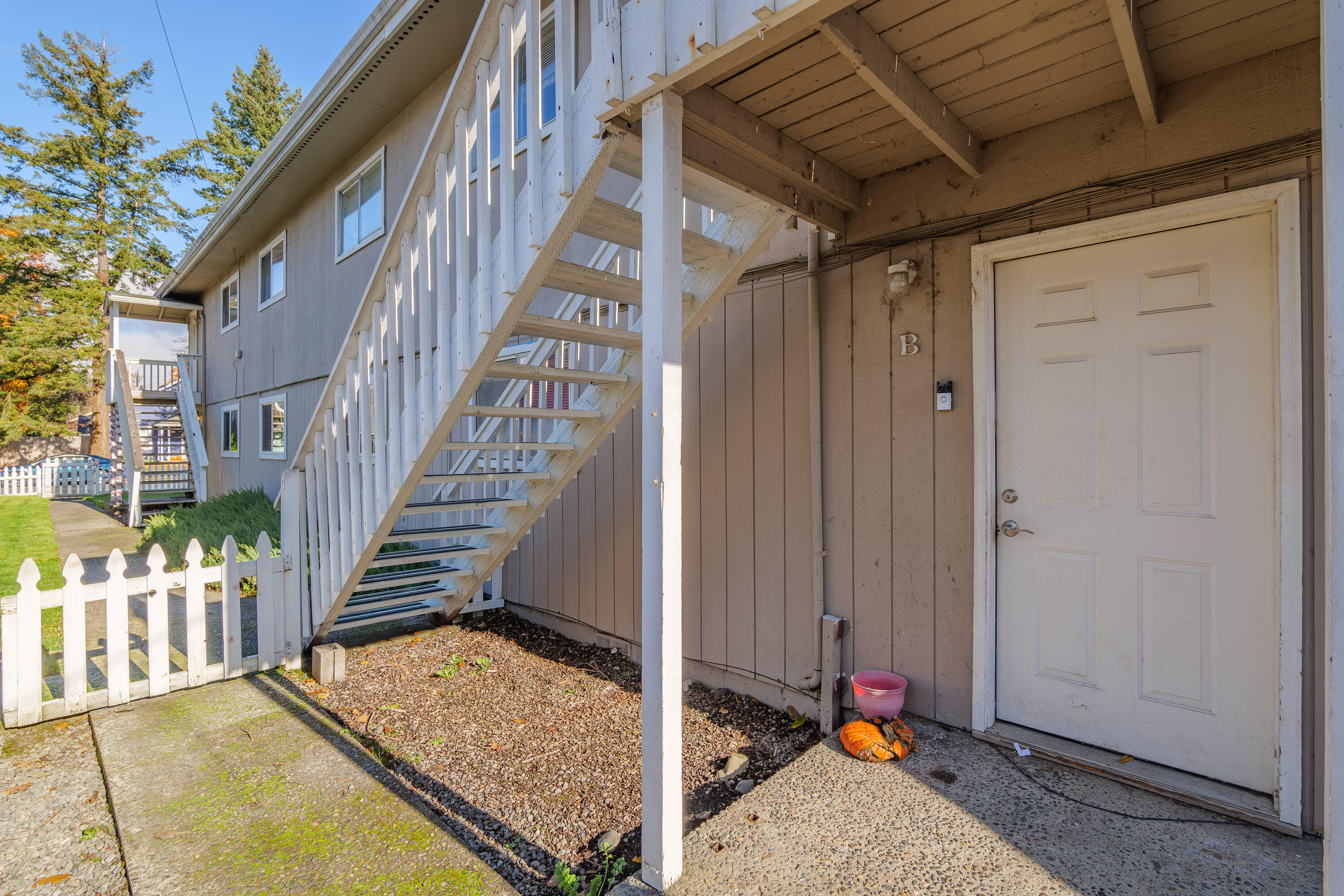 421 SW Burgess Street