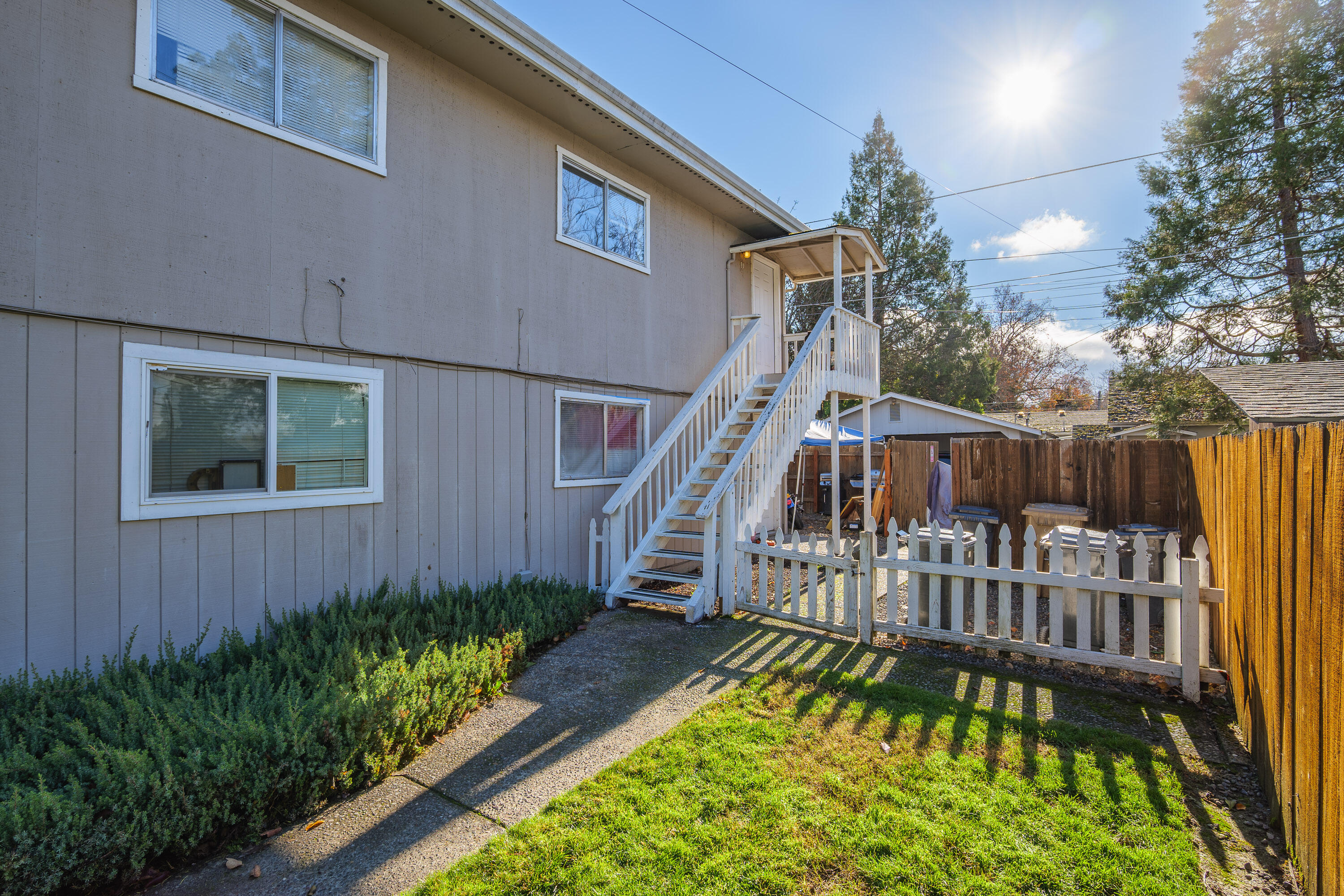 421 SW Burgess Street