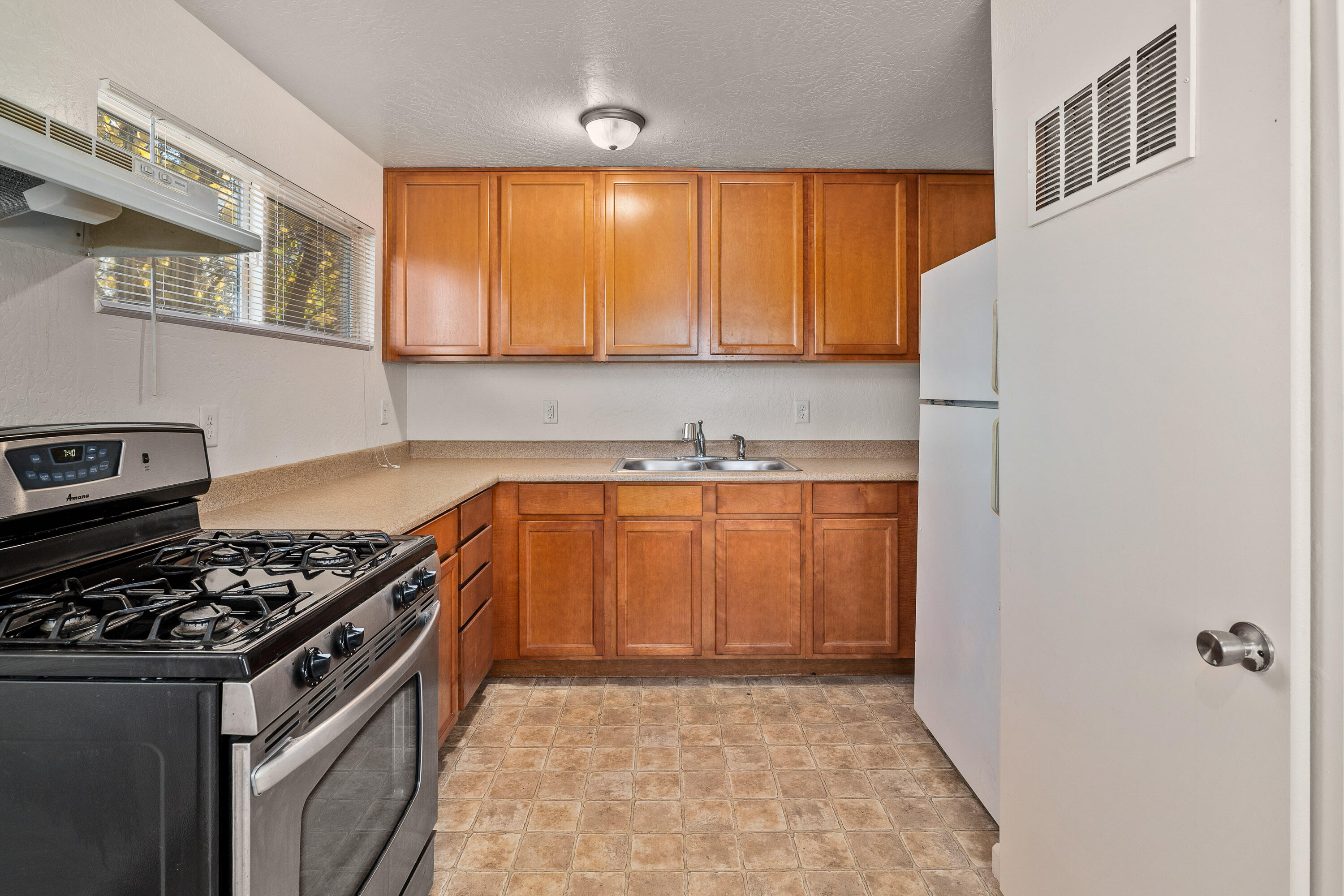 421 SW Burgess Street