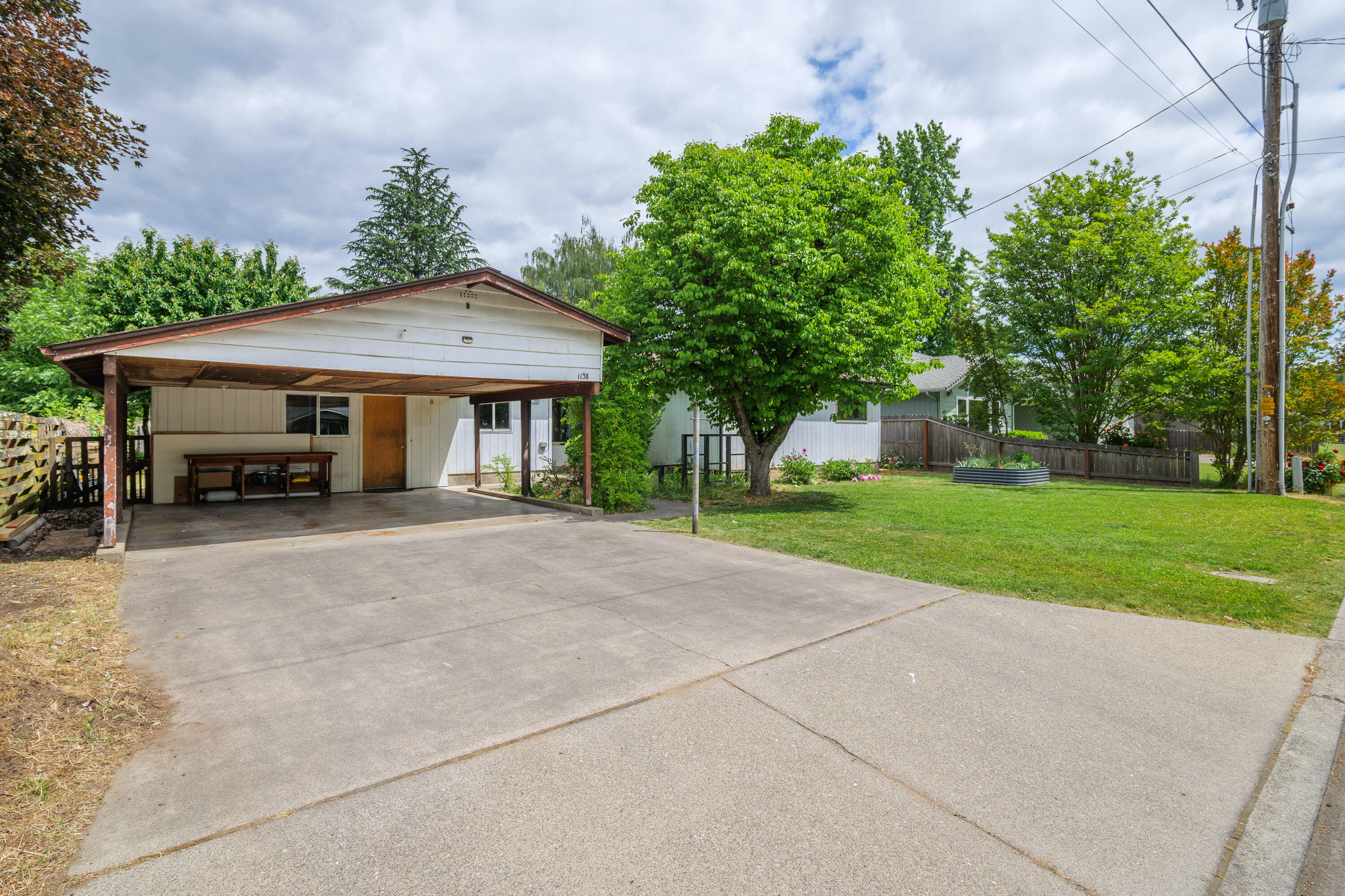 1138 SW Ballinger Drive