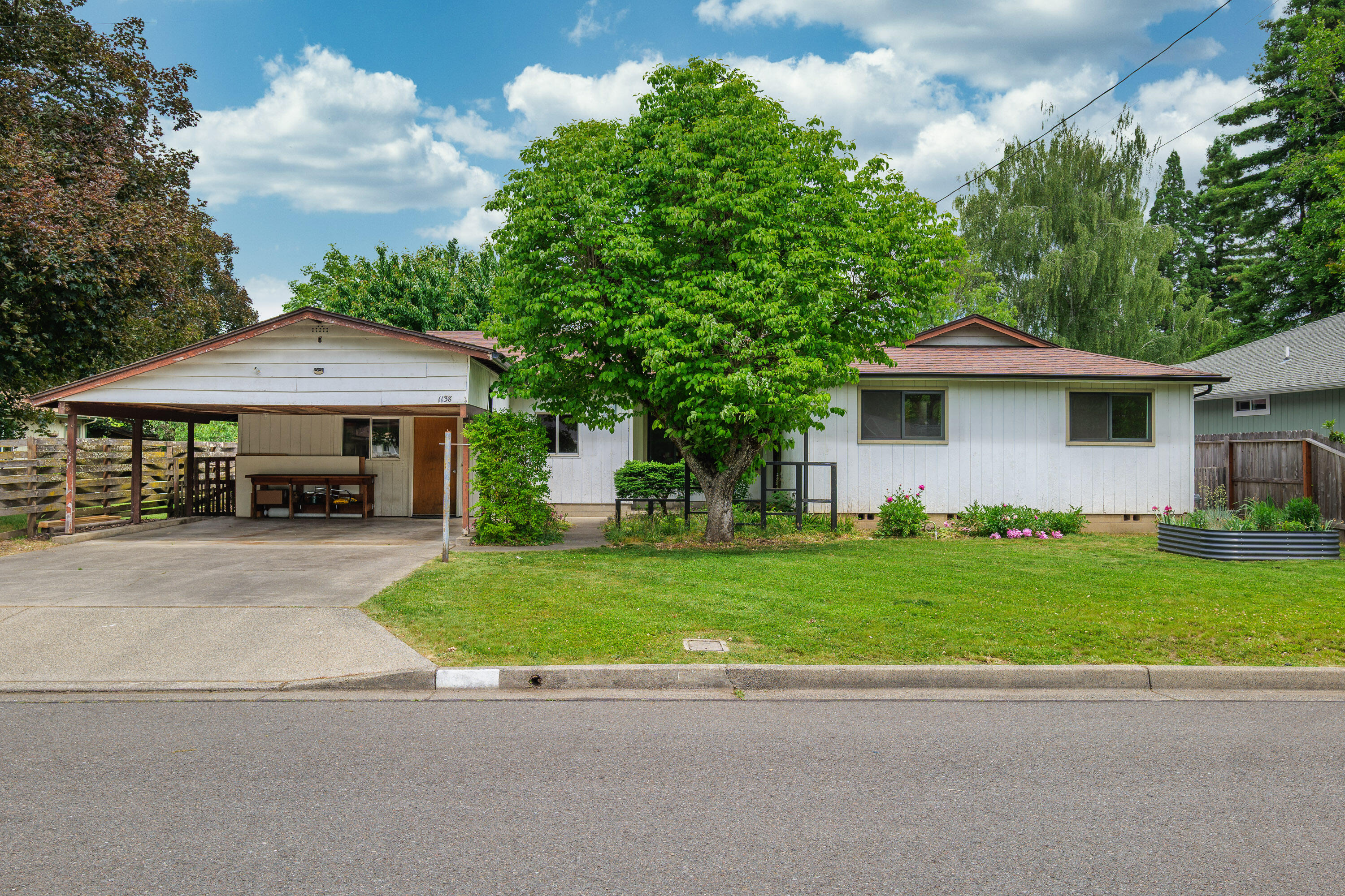 1138 SW Ballinger Drive