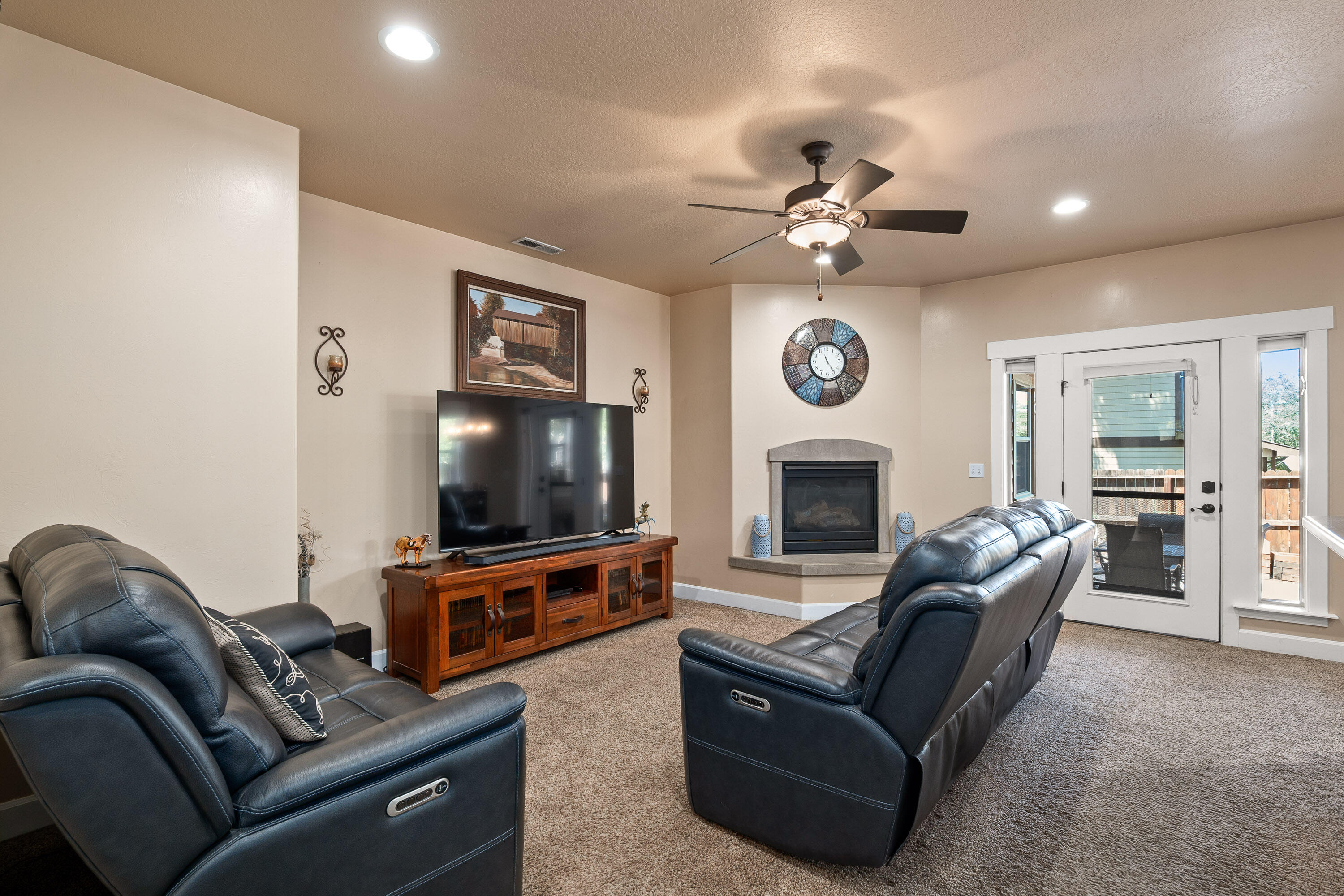 4 Meadowfield Circle