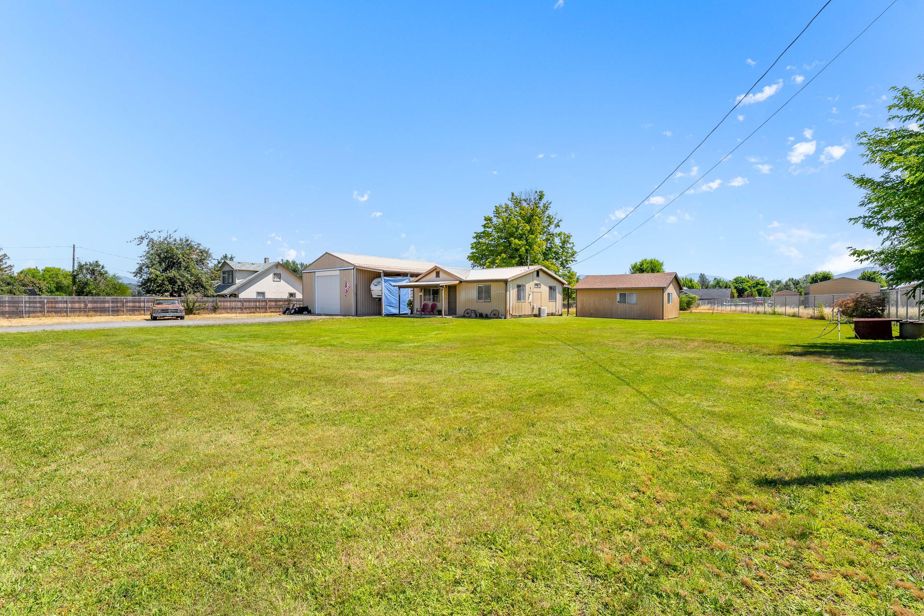 1533 Boundary Road
