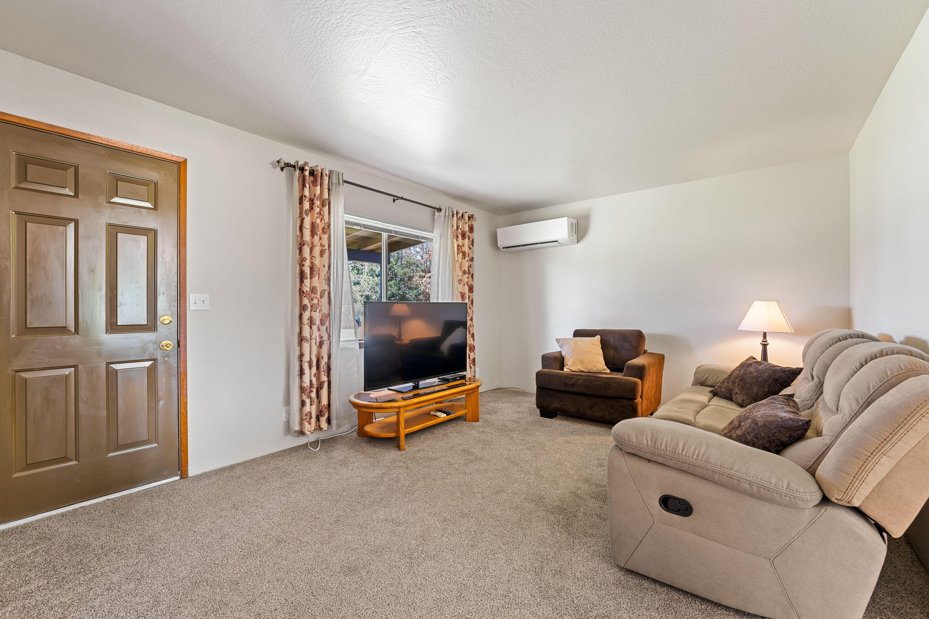 1533 Boundary Road