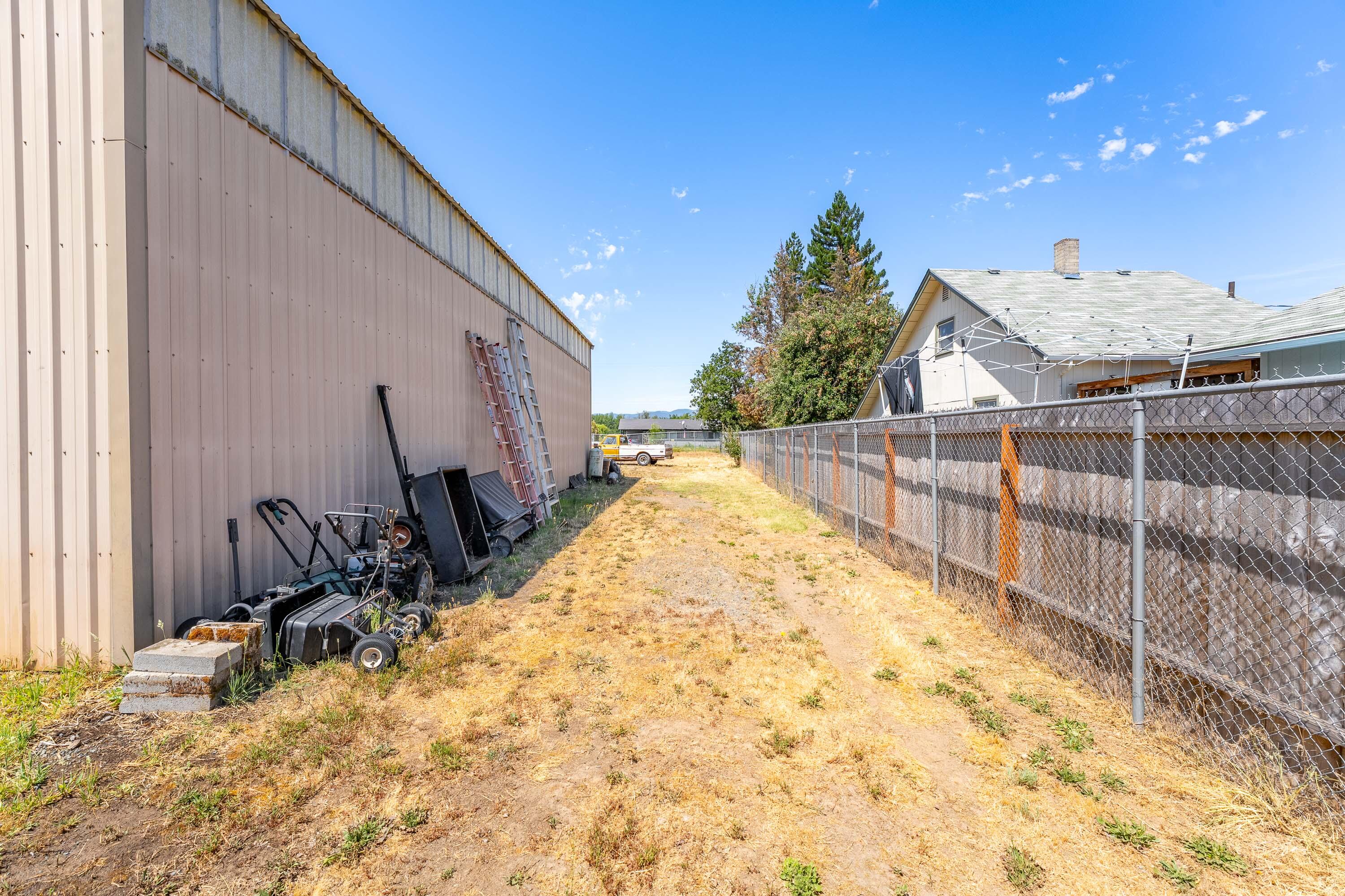 1533 Boundary Road