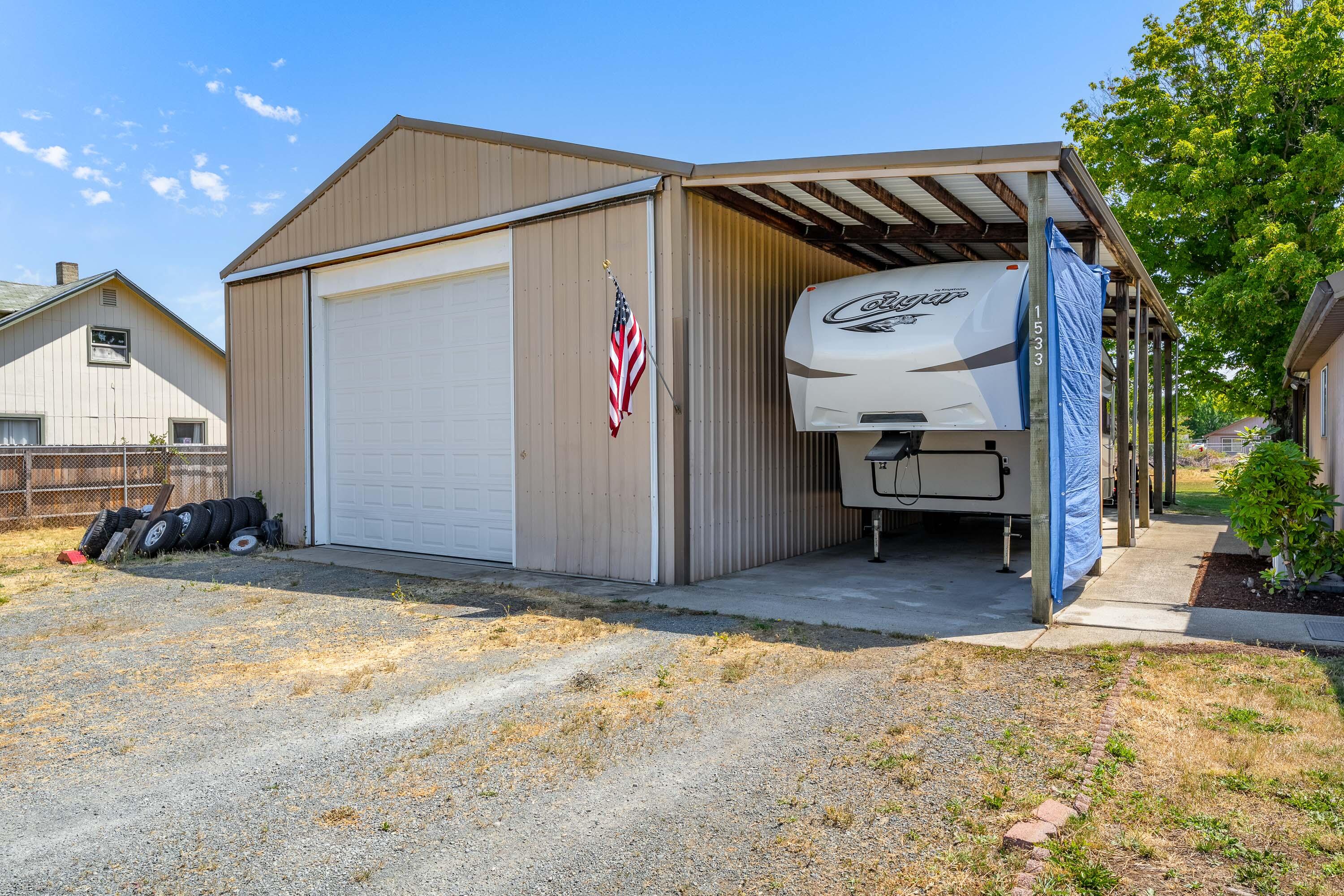 1533 Boundary Road