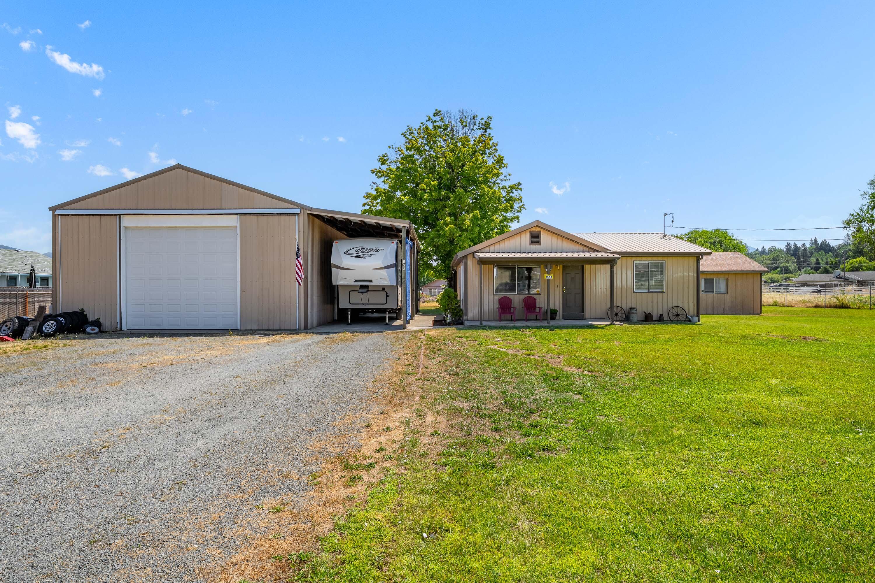 1533 Boundary Road