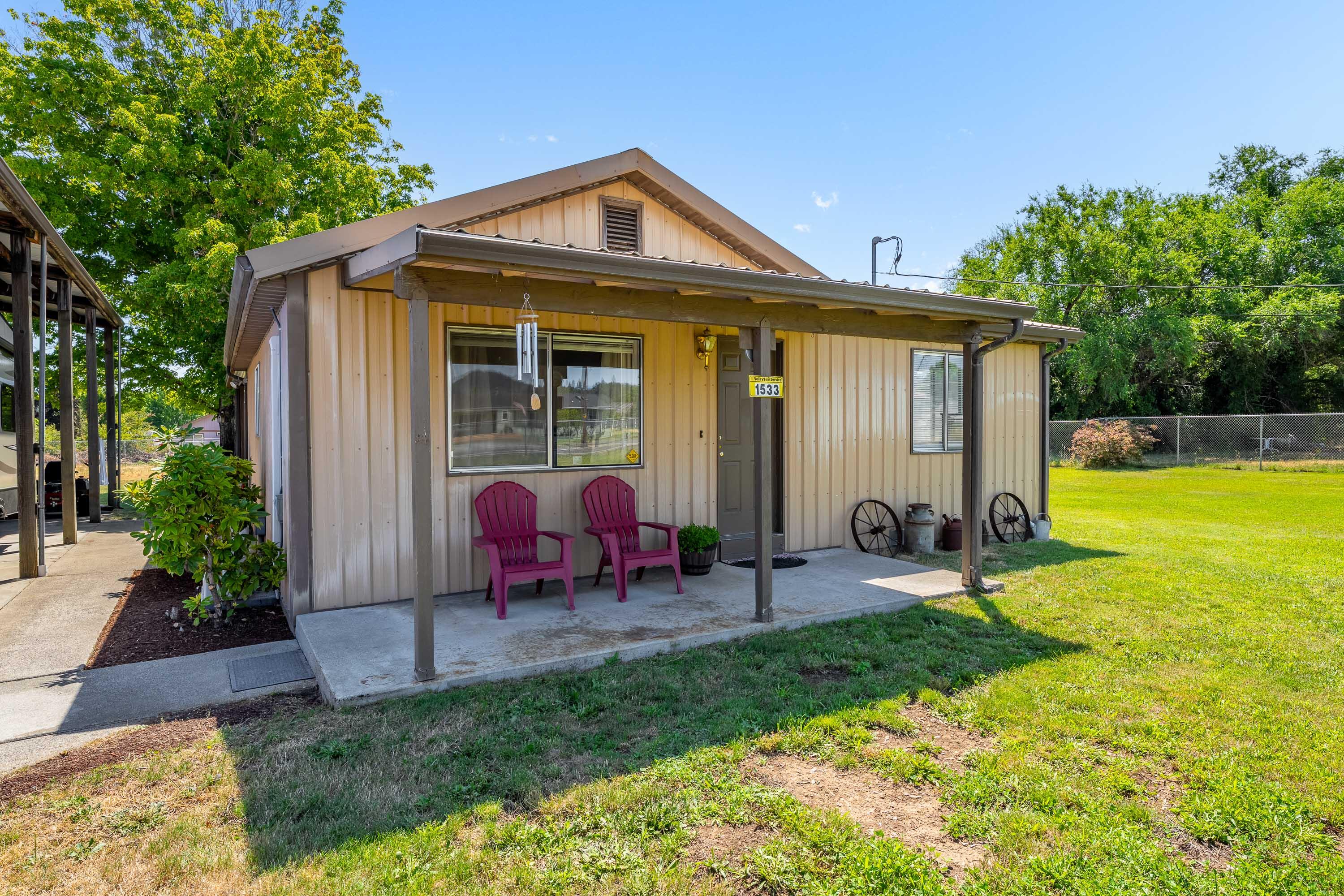 1533 Boundary Road