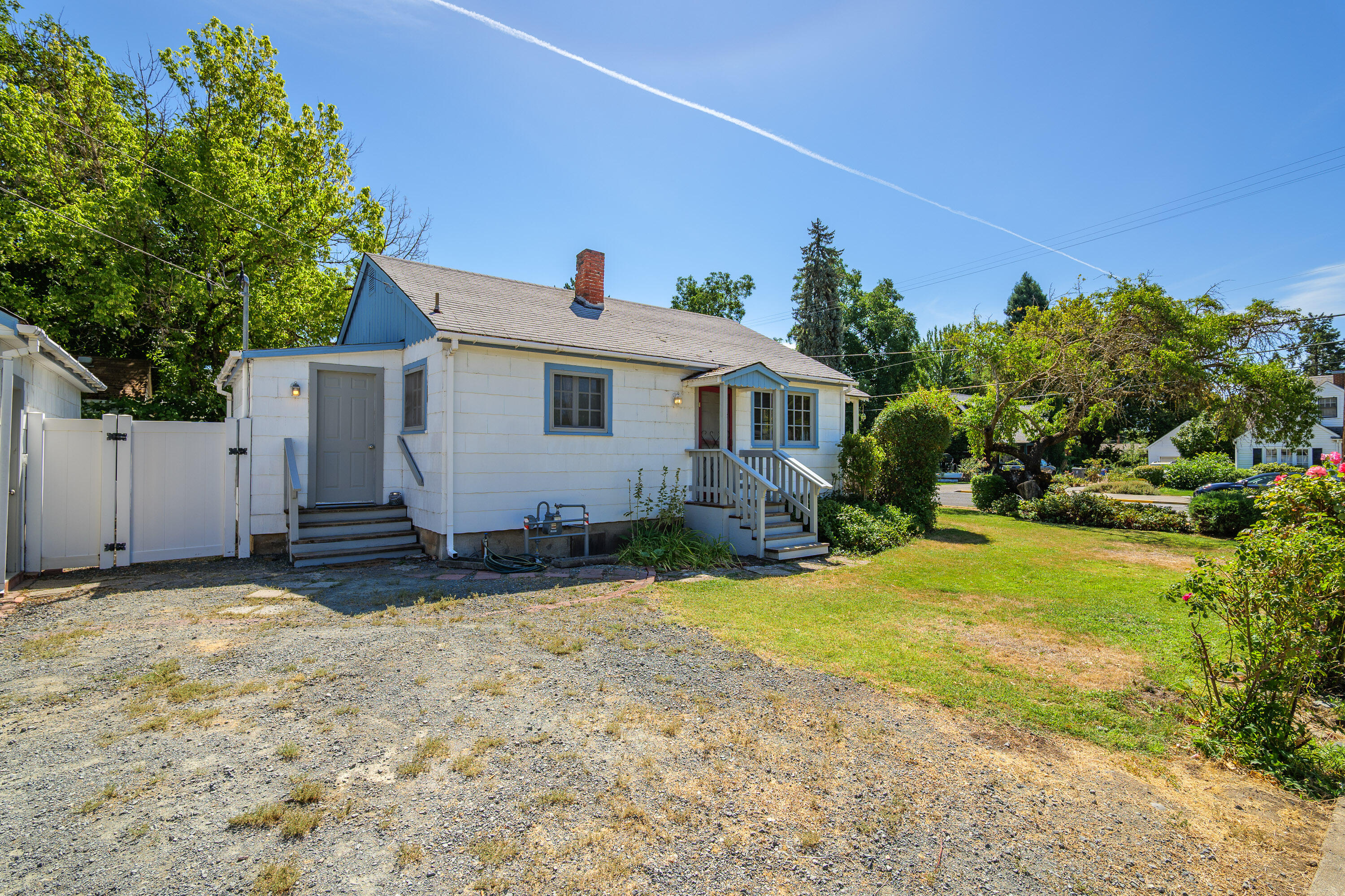 702 NE A Street