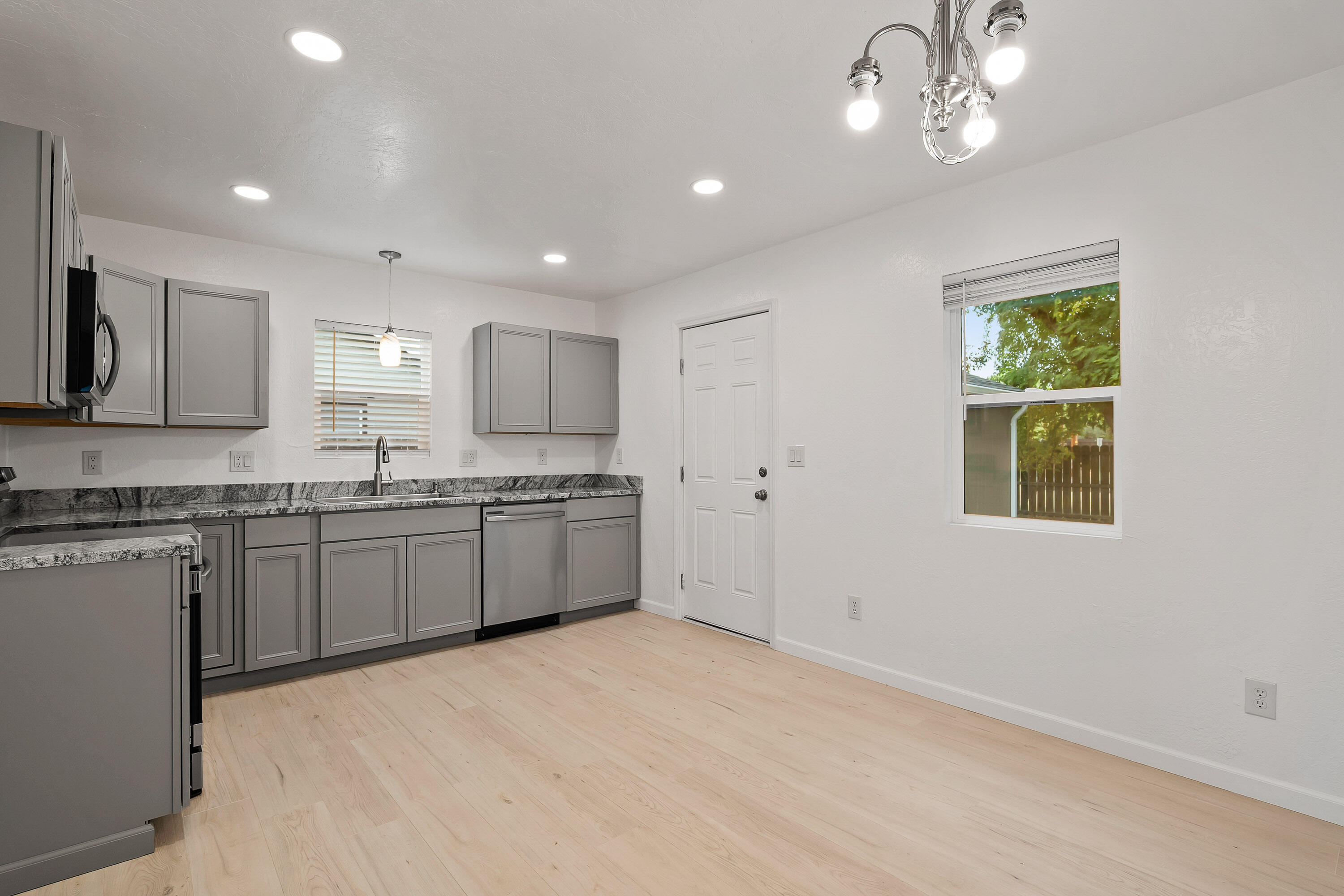 522 S 4th Street
