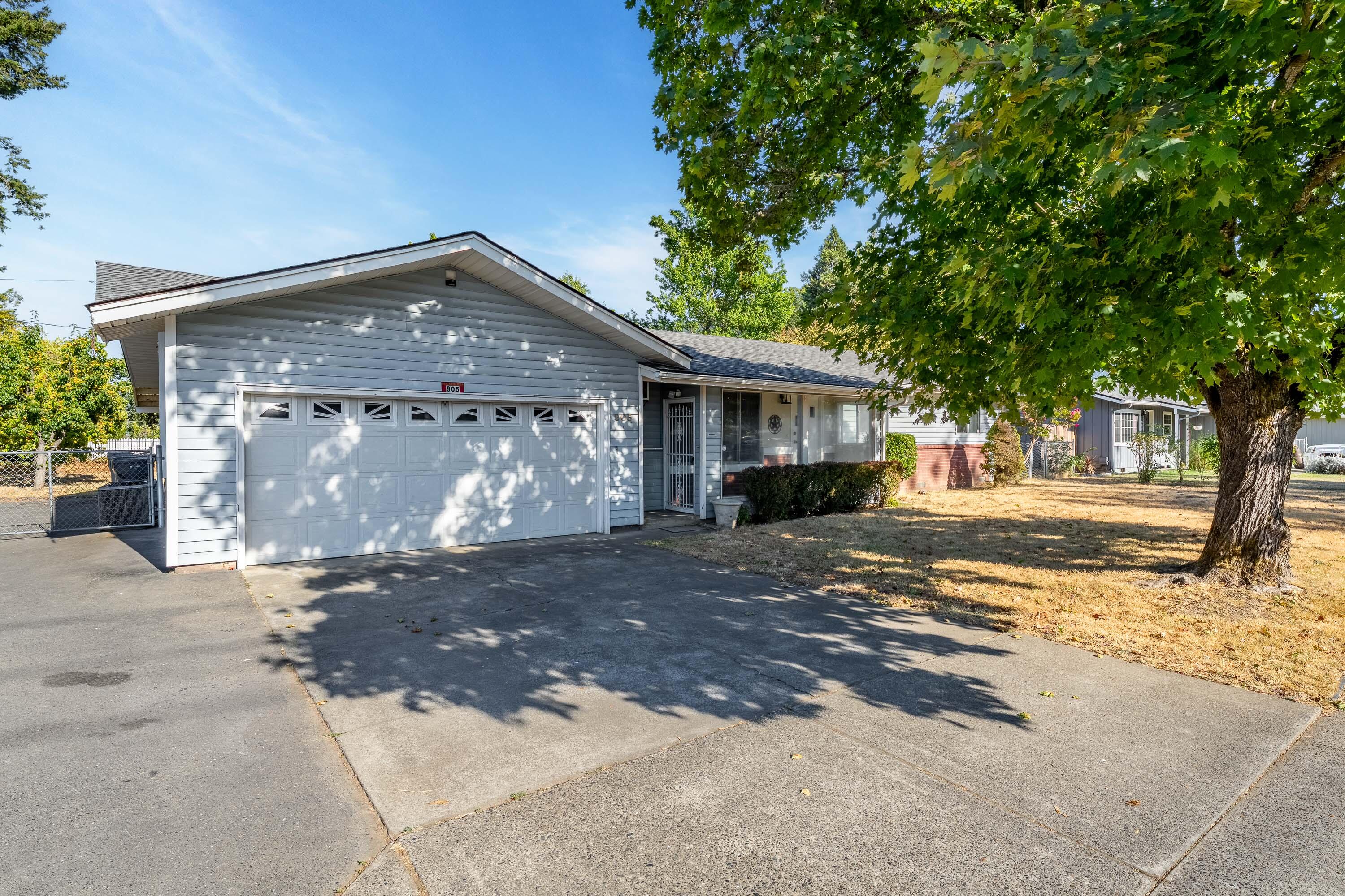 905 SE Fern Street
