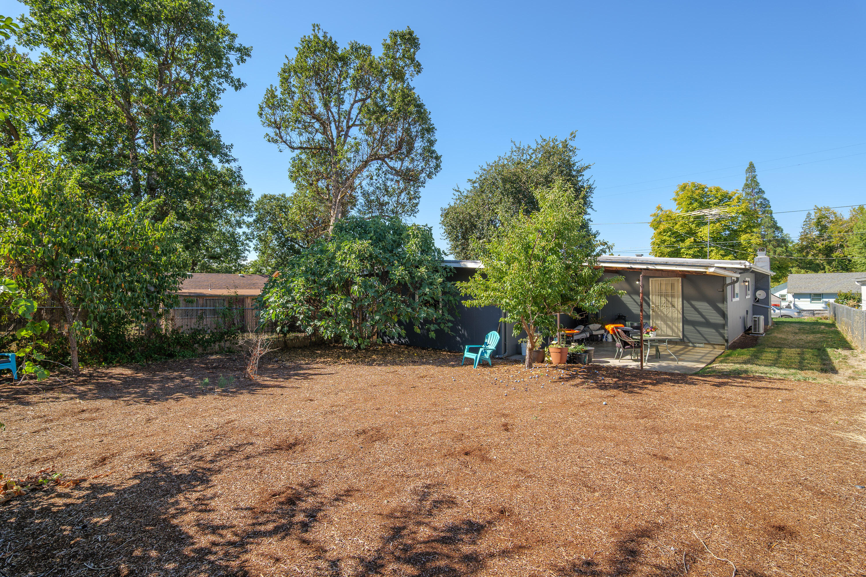 909 NE 11th Street