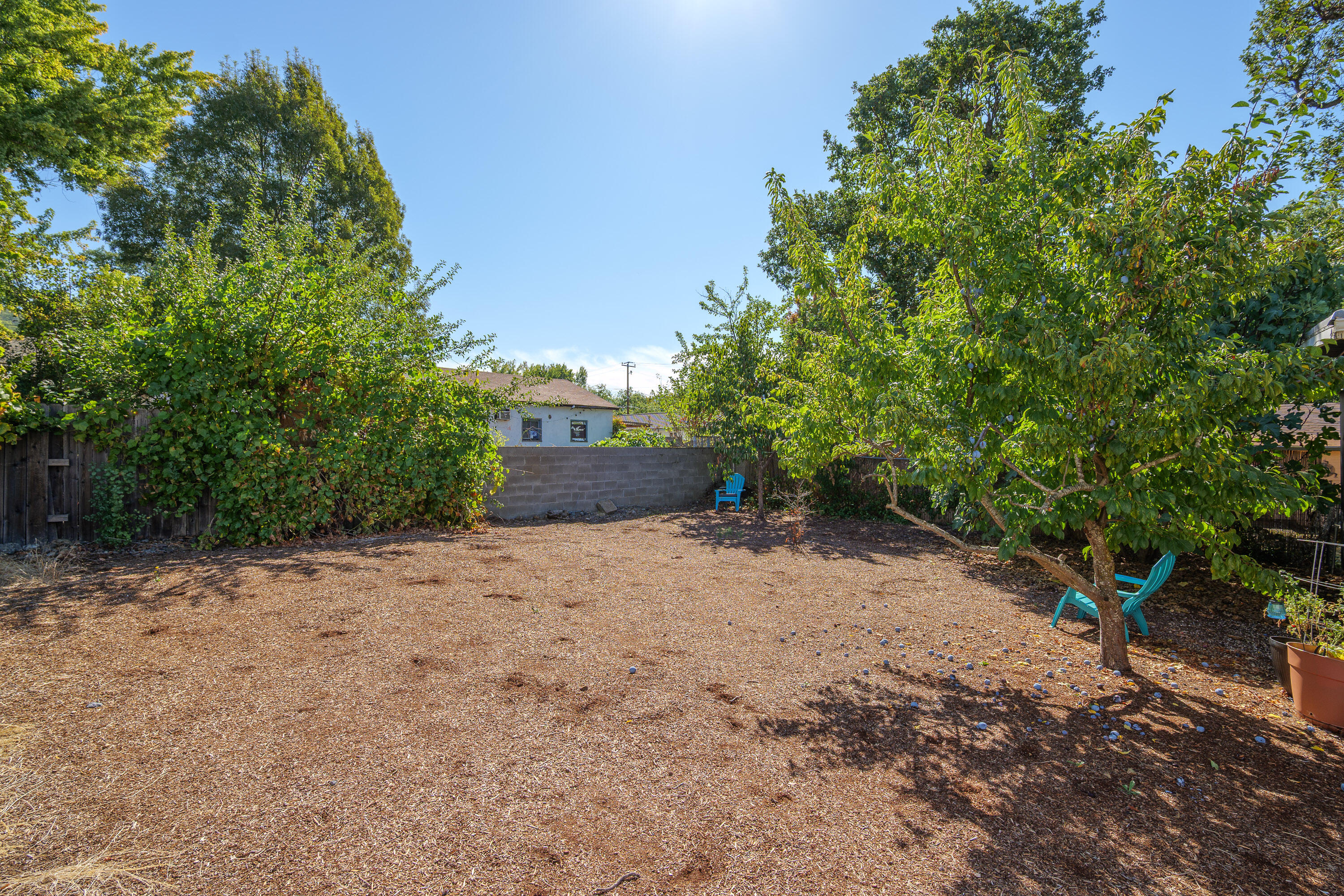 909 NE 11th Street