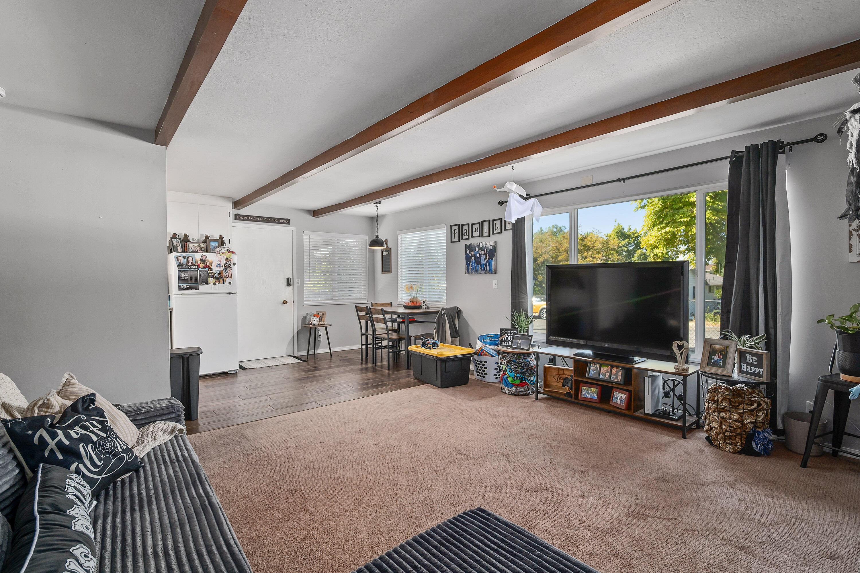 909 NE 11th Street