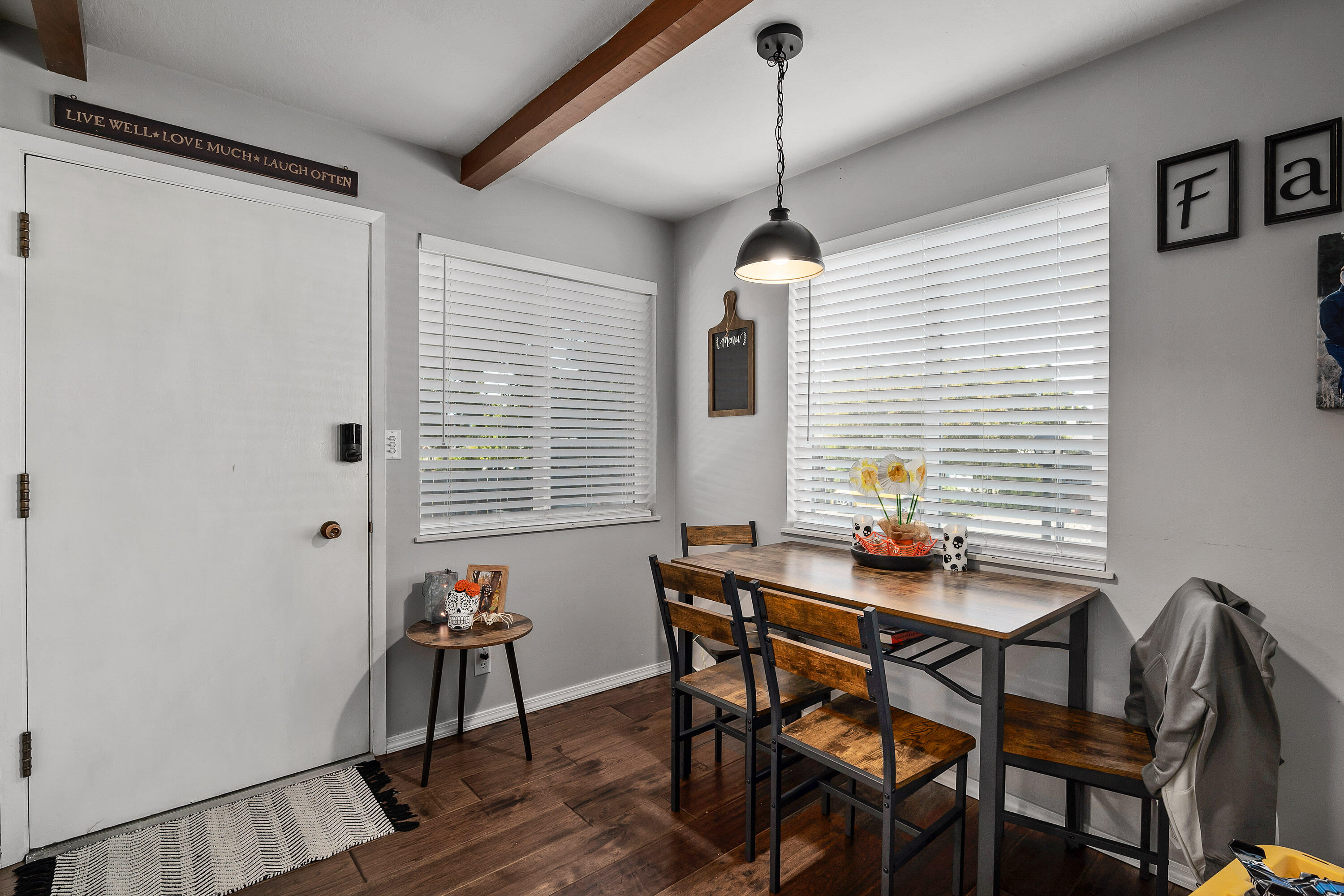 909 NE 11th Street