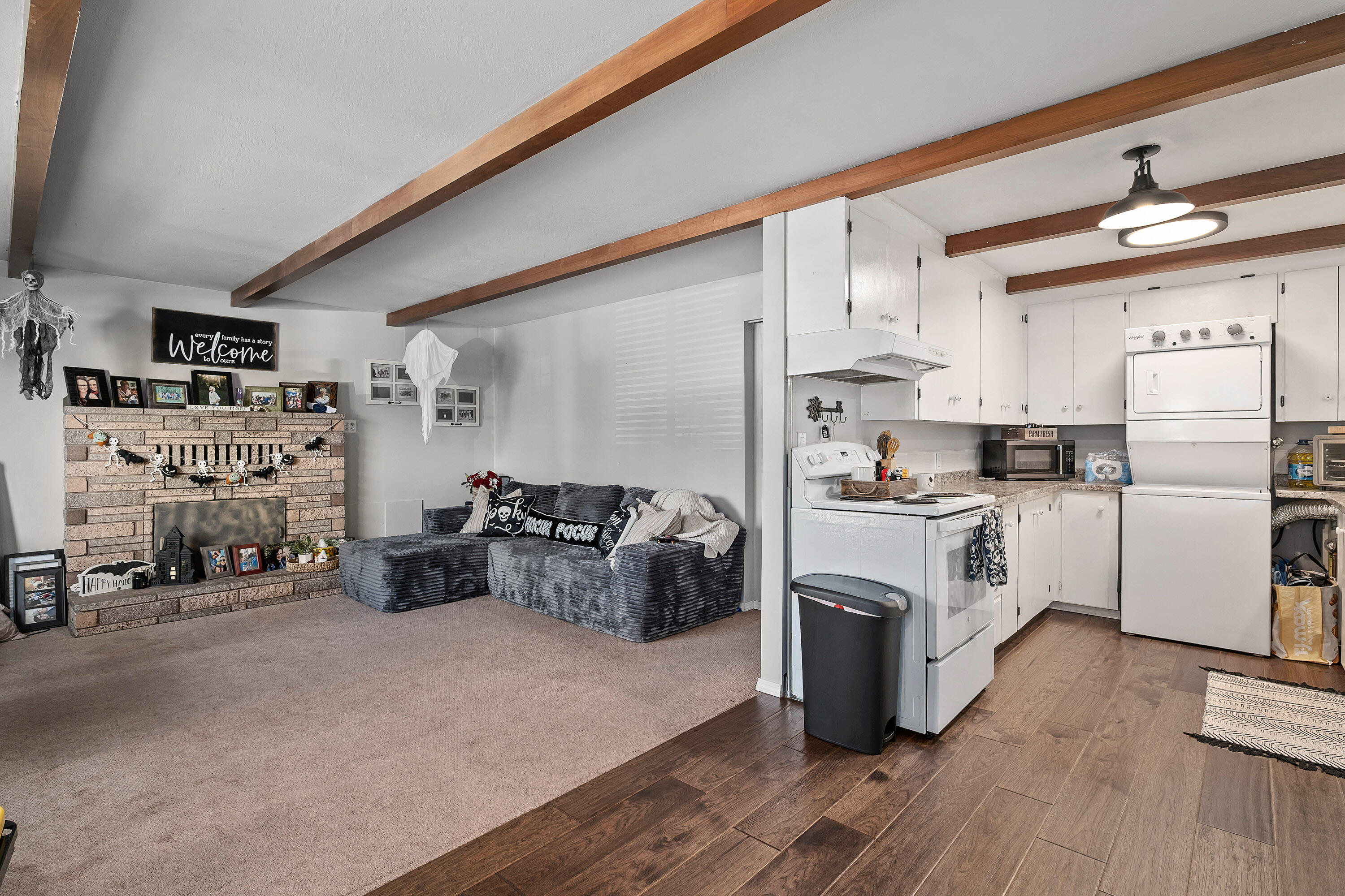 909 NE 11th Street