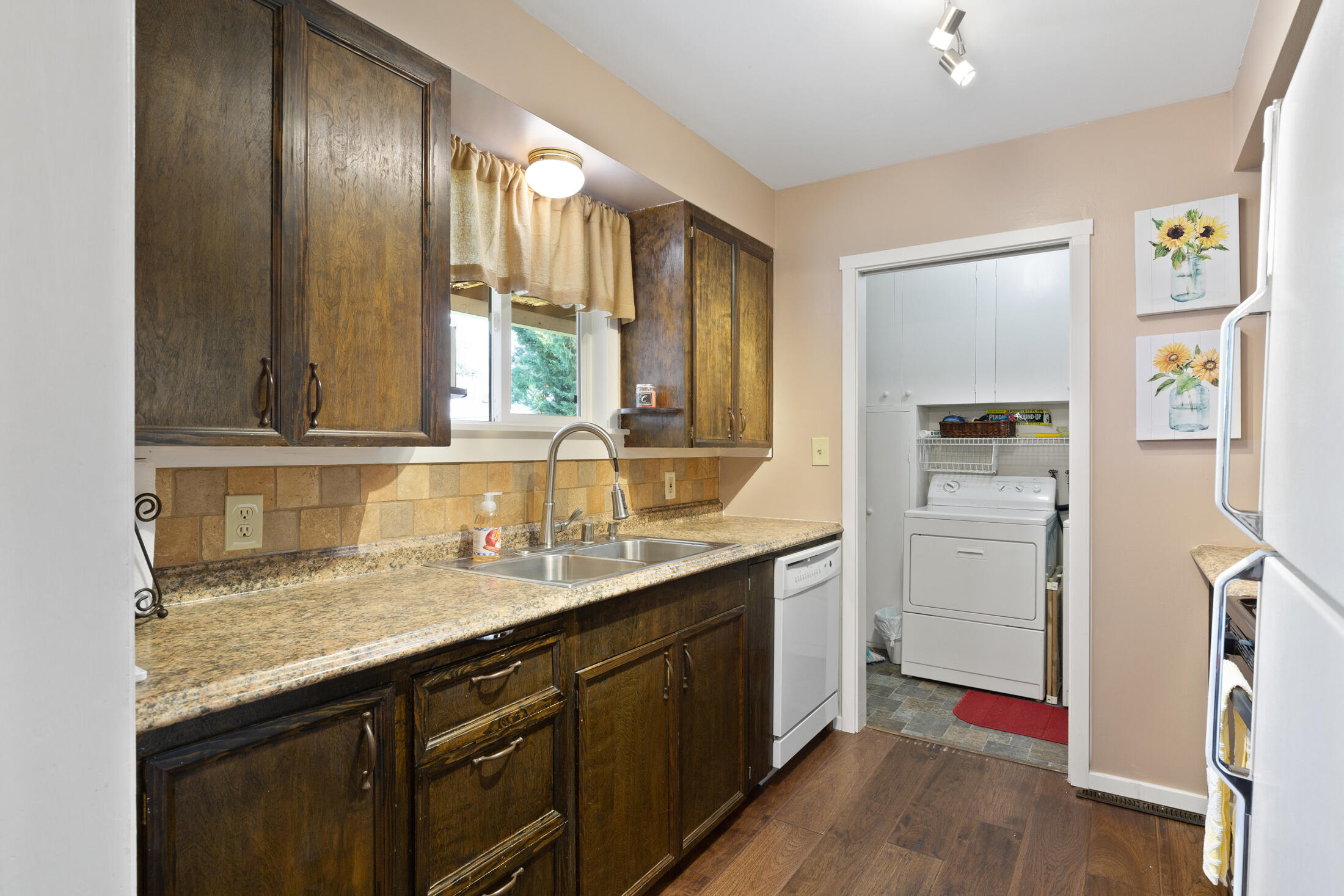 1016 NW Bellevue Place