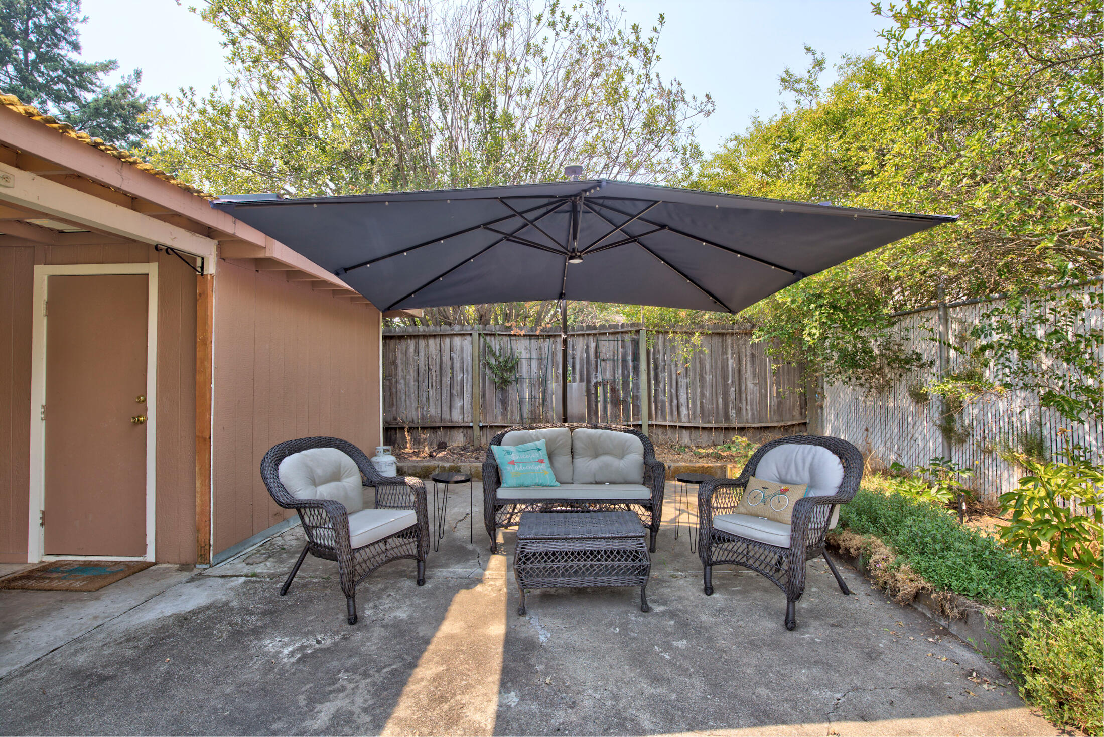 1016 NW Bellevue Place