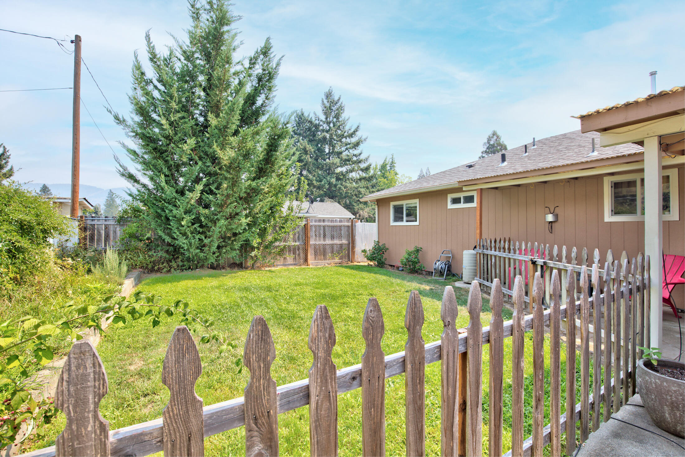 1016 NW Bellevue Place