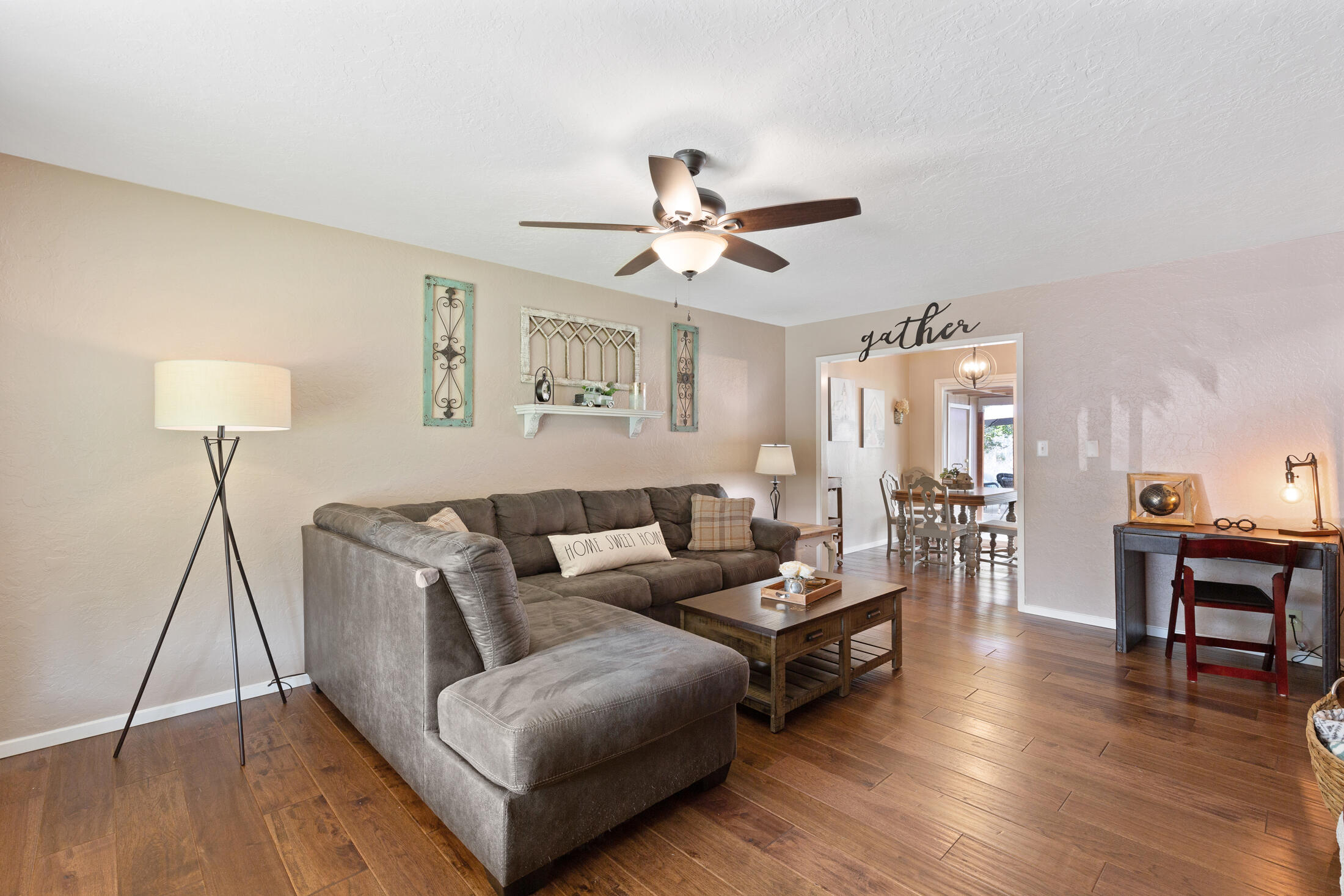 1016 NW Bellevue Place