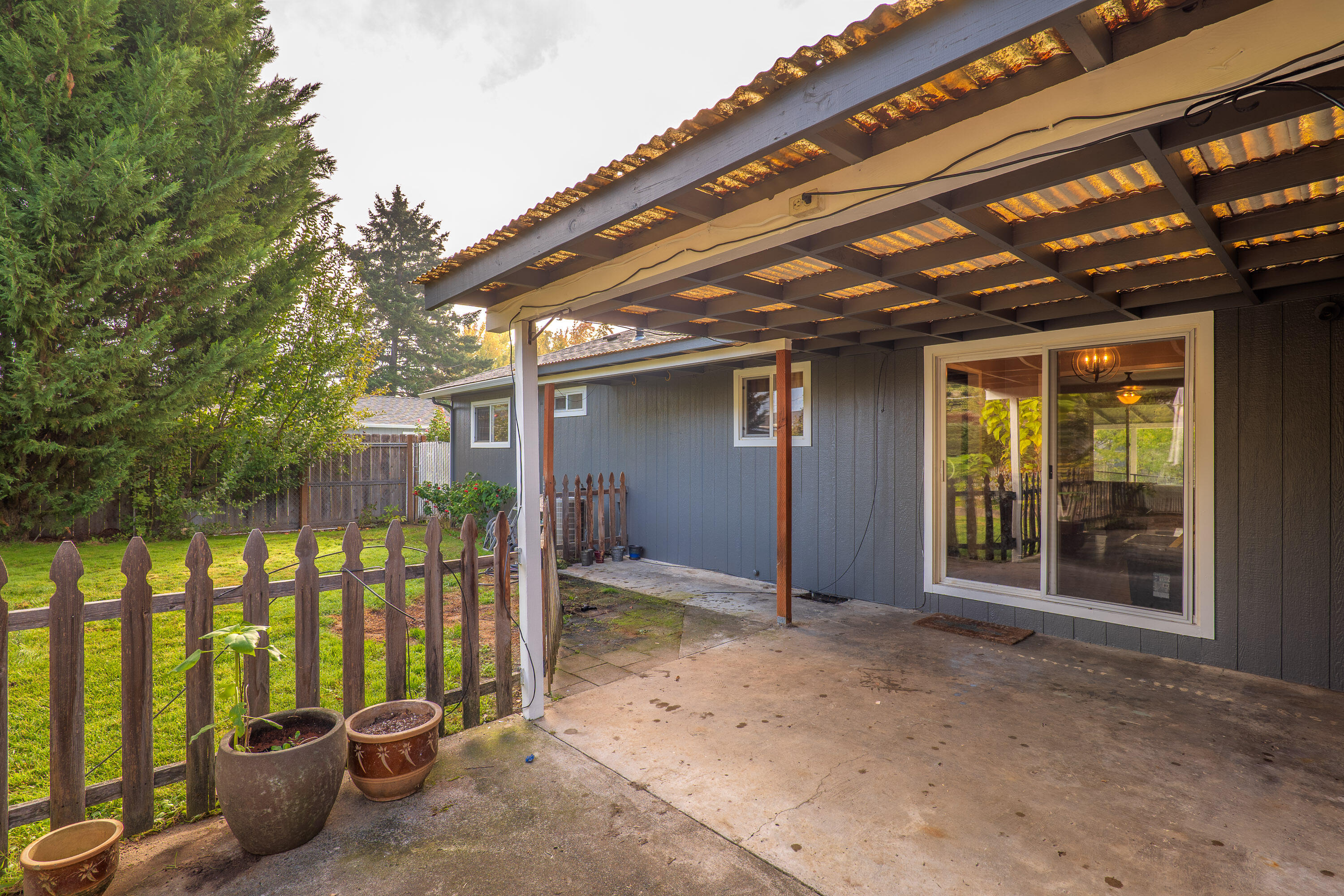 1016 NW Bellevue Place