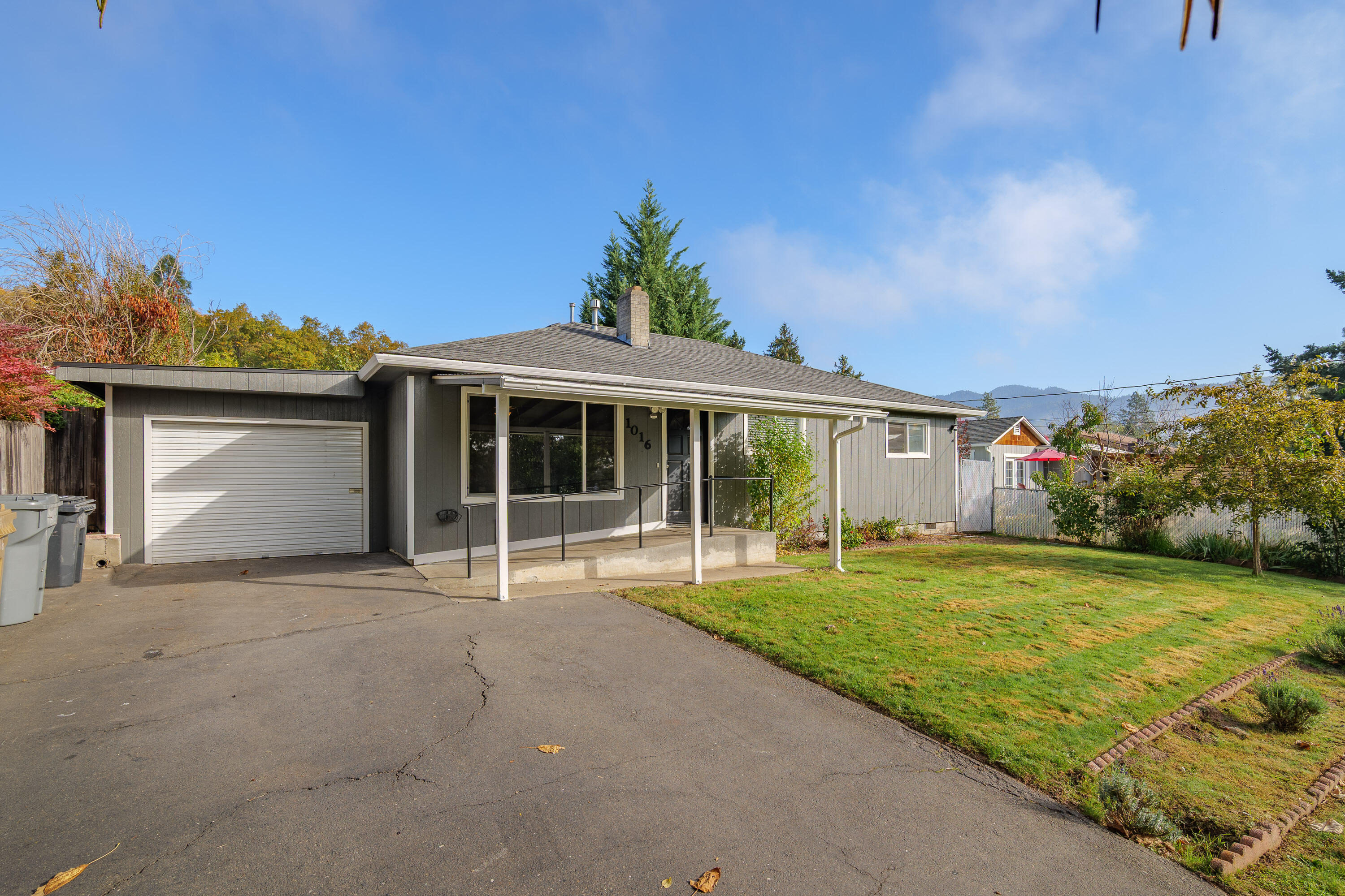 1016 NW Bellevue Place