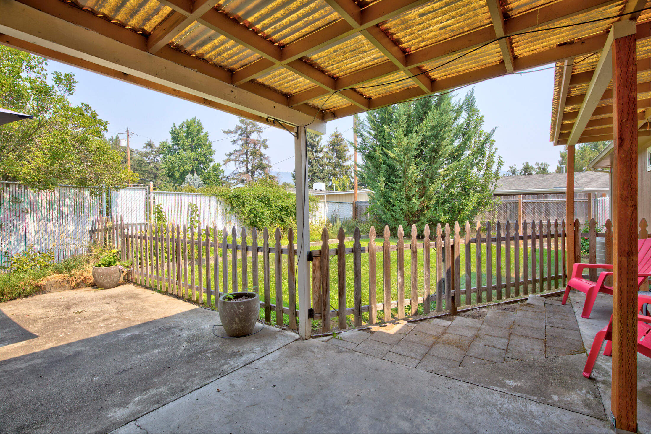 1016 NW Bellevue Place